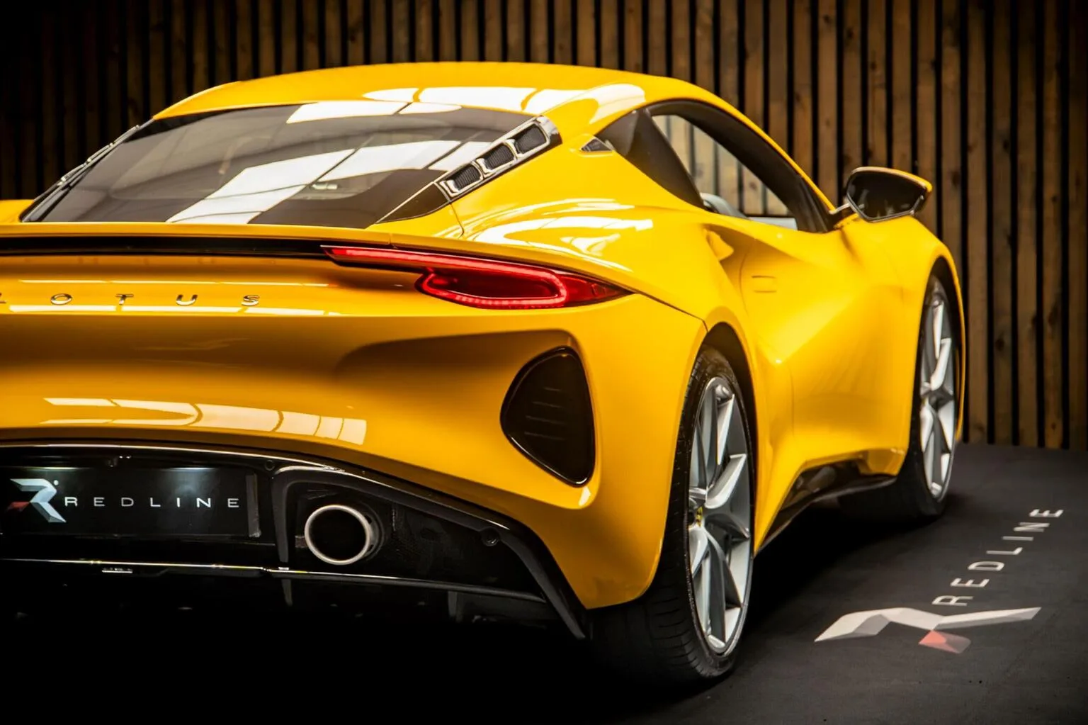 2025 Lotus Emira V6 First Edition, 20/30