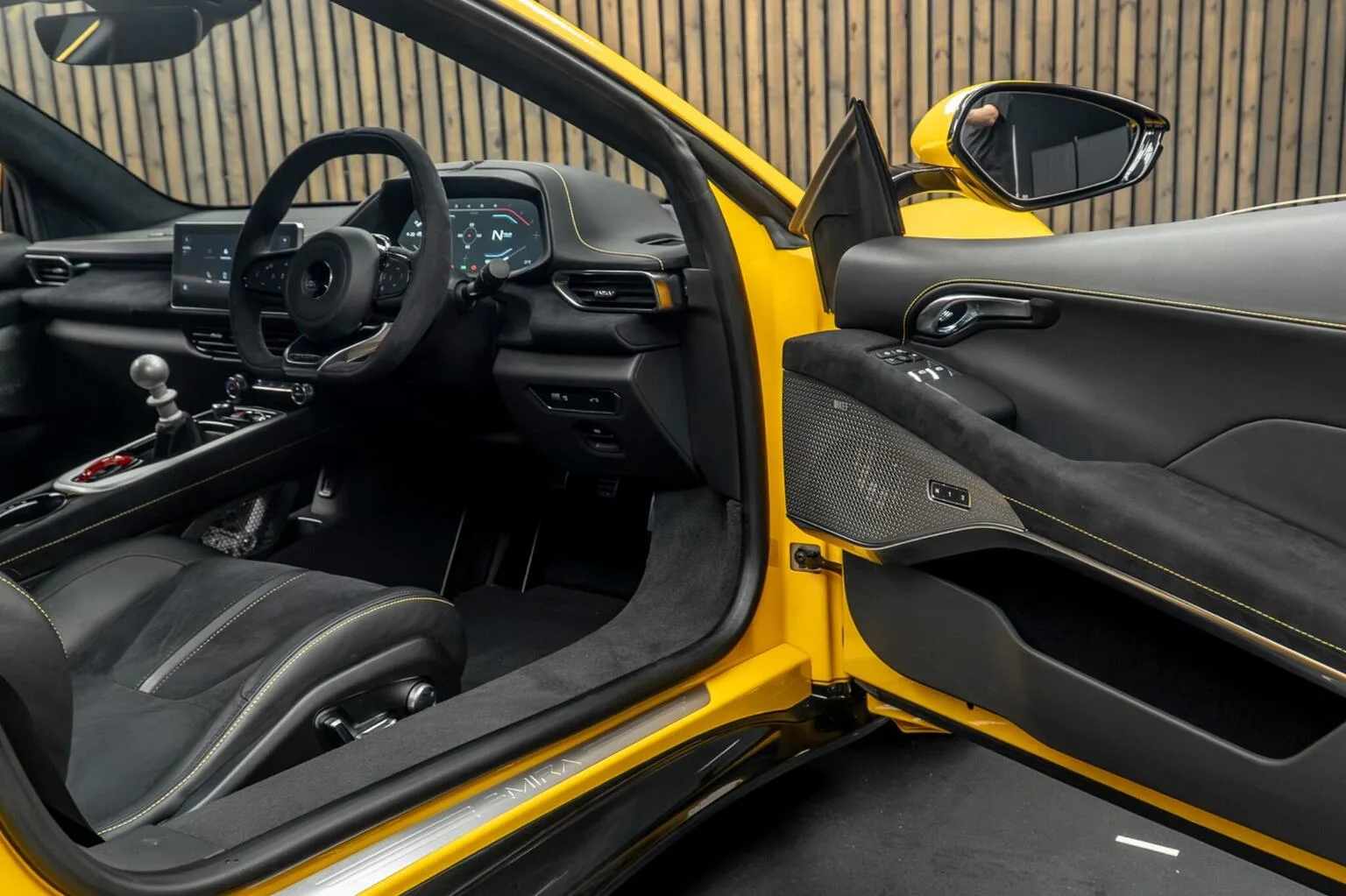 2025 Lotus Emira V6 First Edition, 29/30
