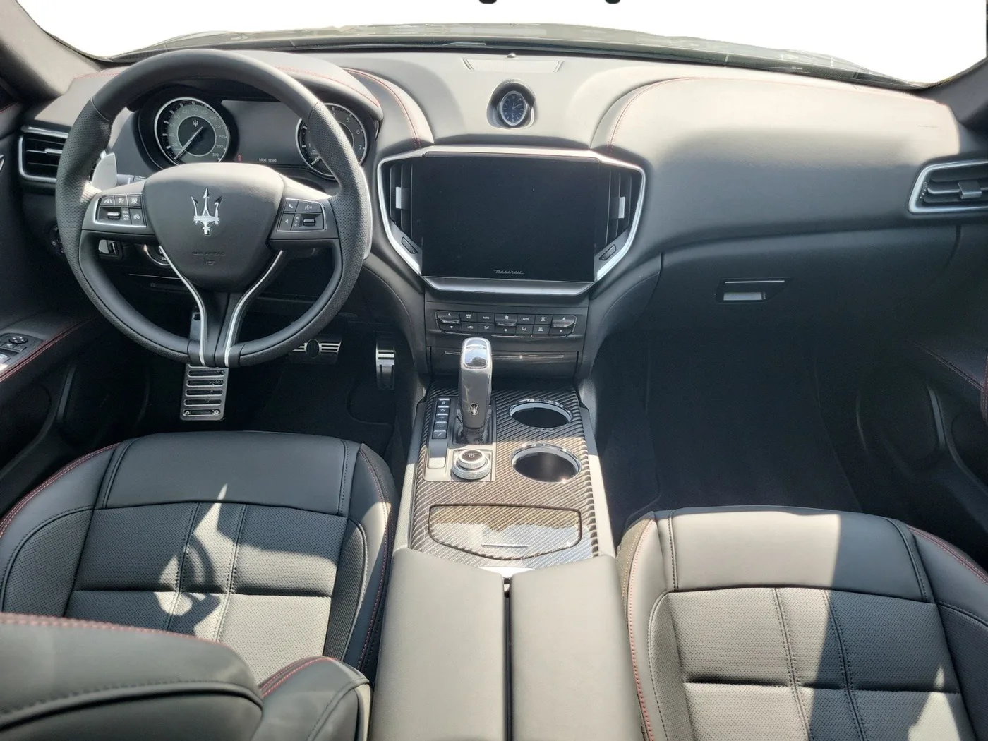 2025 Maserati Ghibli Modena angeboten von einem Fachhändler in Singen, Deutschland, Foto 5 von 15