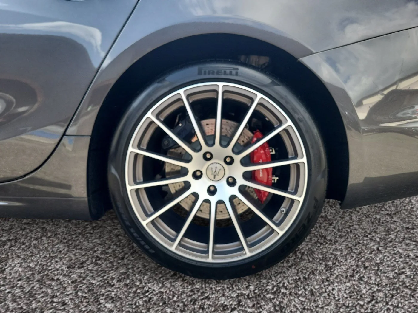 2025 Maserati Ghibli Modena angeboten von einem Fachhändler in Singen, Deutschland, Foto 14 von 15