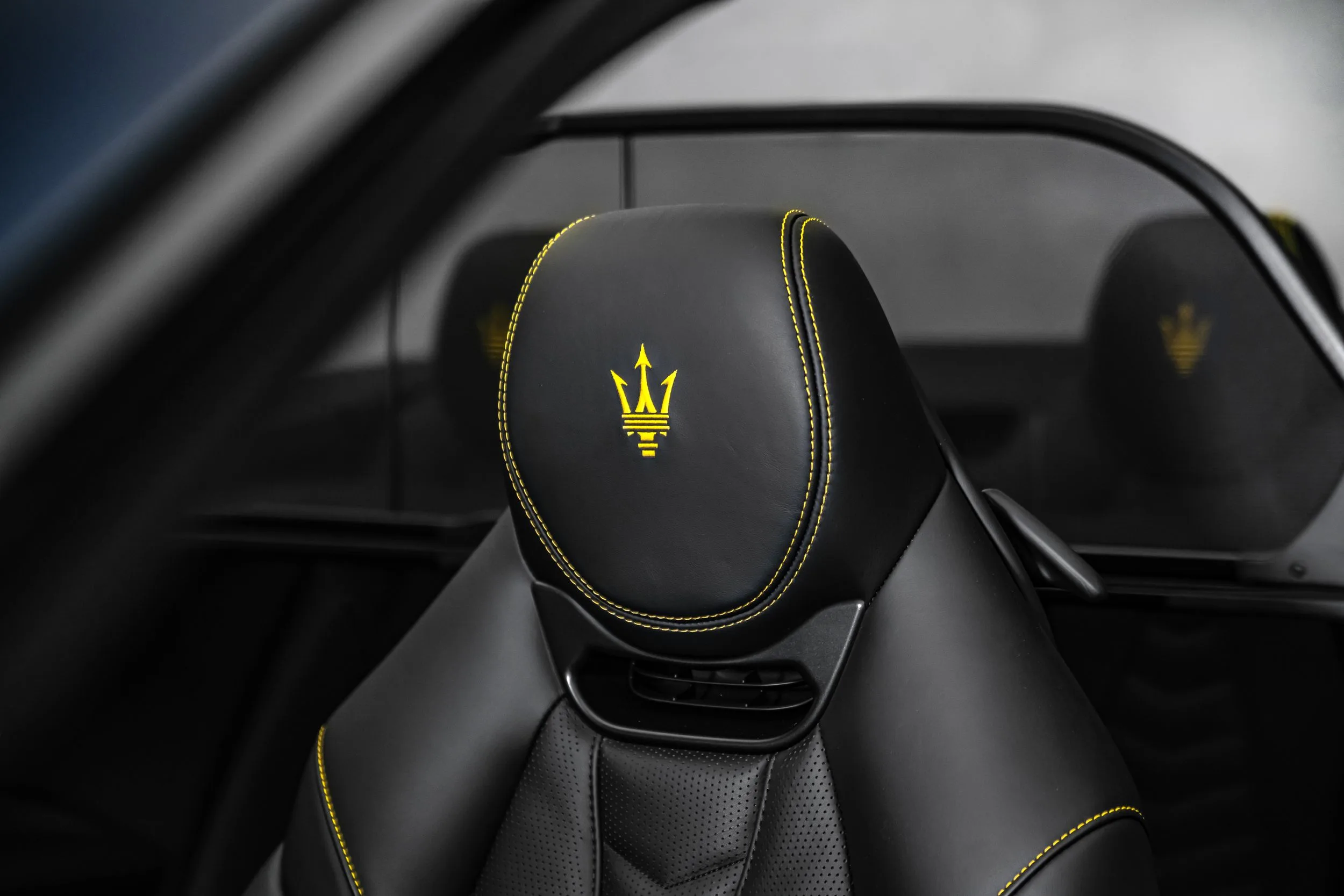 2025 Maserati GranCabrio Trofeo, 23/30