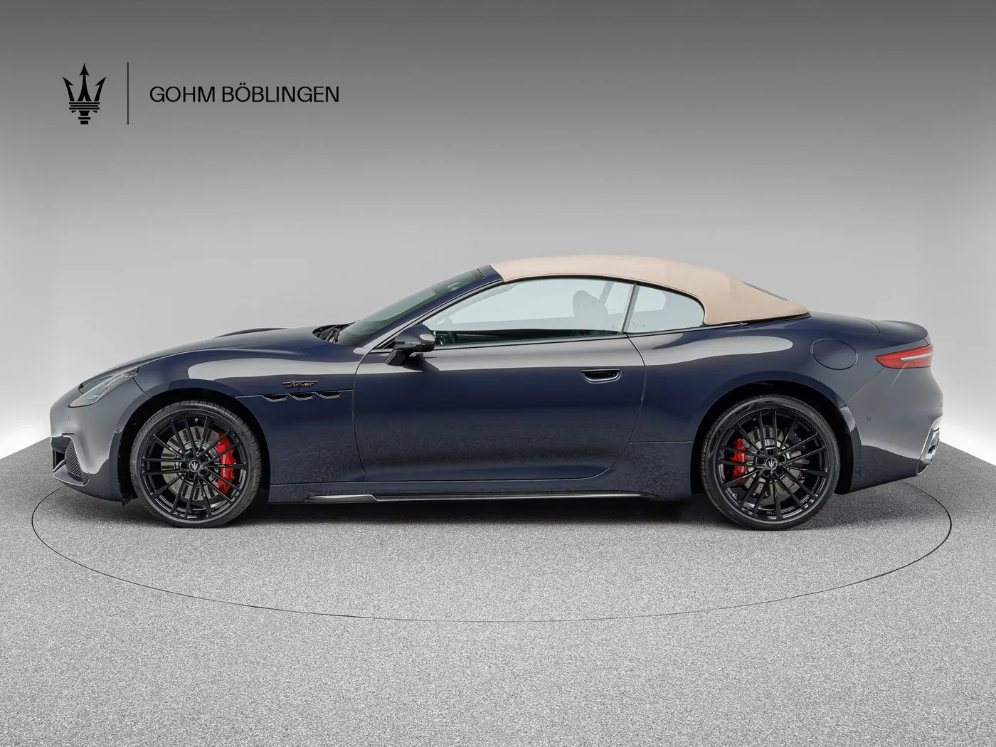 2025 Maserati GranCabrio Trofeo offered by a specialist dealer in Böblingen, Germany, photo 5 of 15