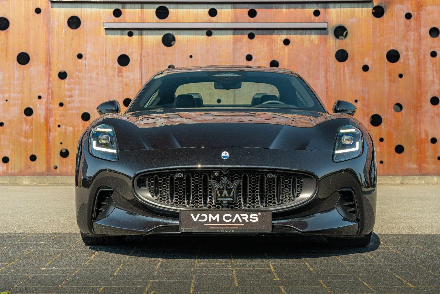 2025 Maserati GranTurismo Folgore offered by a supercar dealer in Gronau, Germany, photo 2 of 25