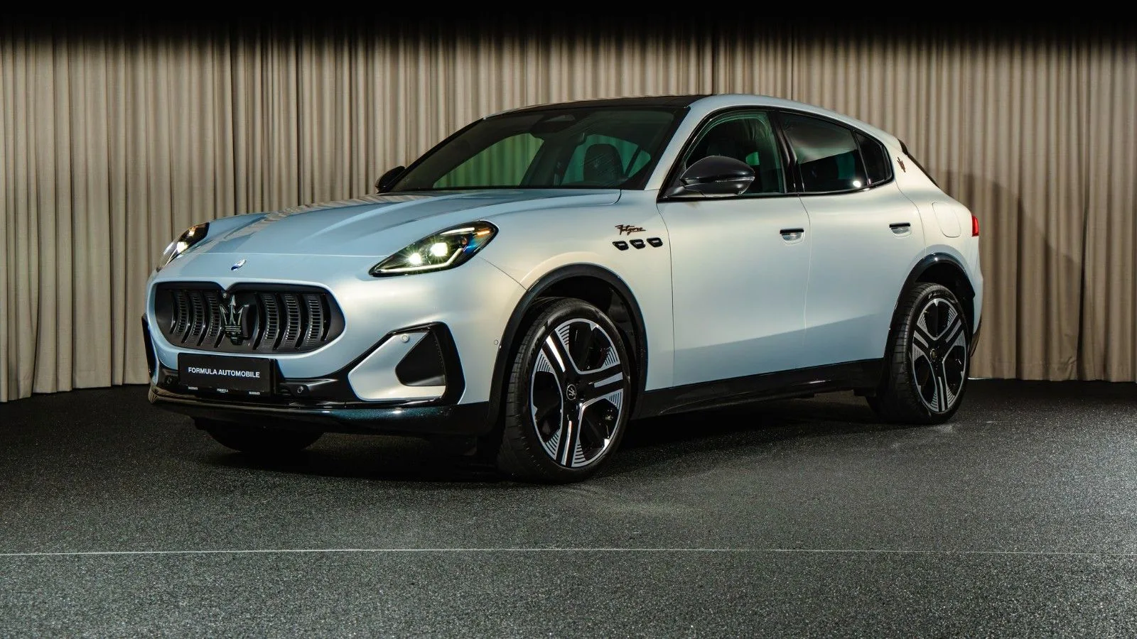 2025 Maserati Grecale Folgore proposé par un concessionnaire spécialisé à Kongens Lyngby, Danemark, photo principale