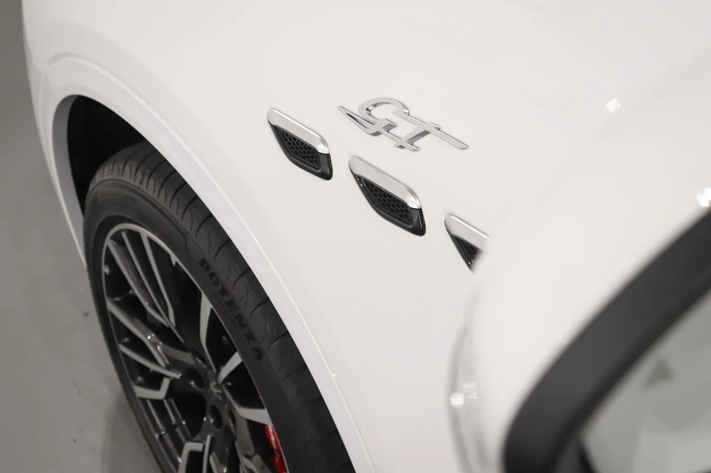 2025 Maserati Grecale GT proposée par un spécialiste de la supercar à Zibido San Giacomo, Italie, photo 8 sur 20