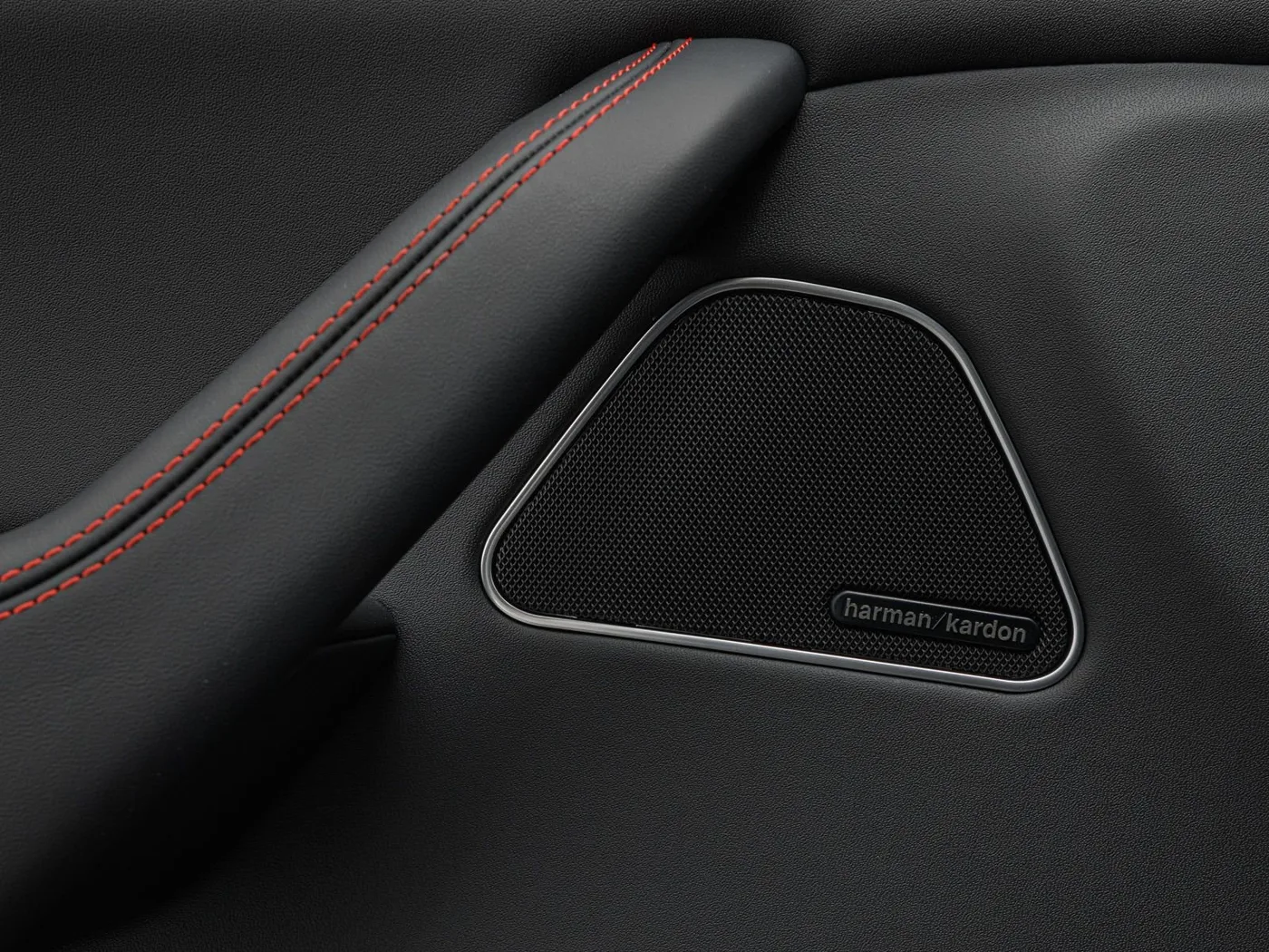 2025 Maserati Levante Modena S proposée par un concessionnaire spécialisé à Singen, Allemagne, photo 8 sur 15