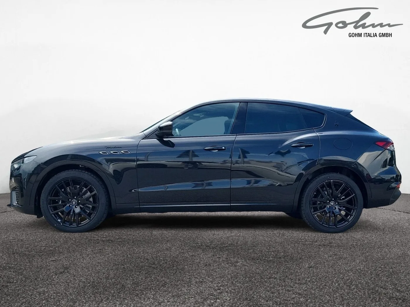 2025 Maserati Levante Modena proposée par un concessionnaire spécialisé à Singen, Allemagne, photo 2 sur 15