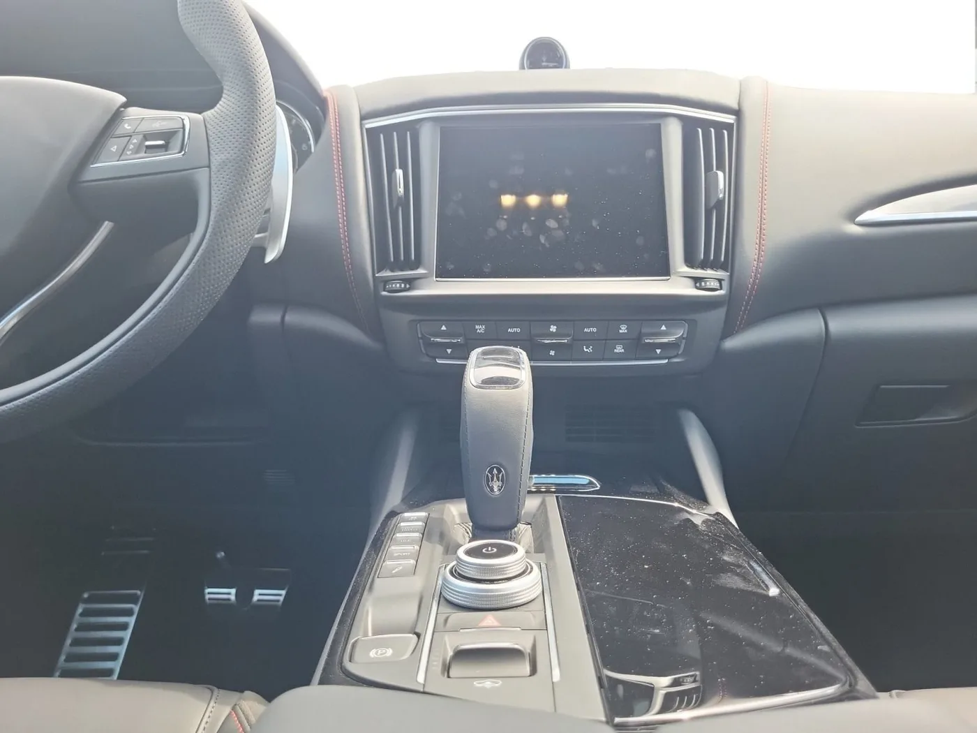 2025 Maserati Levante Modena proposée par un concessionnaire spécialisé à Singen, Allemagne, photo 9 sur 15