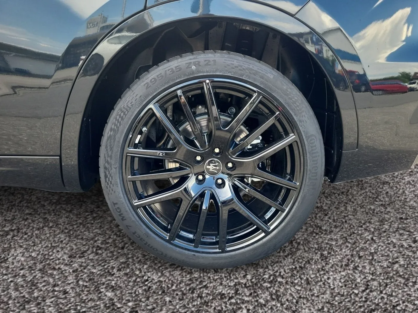 2025 Maserati Levante Modena proposée par un concessionnaire spécialisé à Singen, Allemagne, photo 14 sur 15