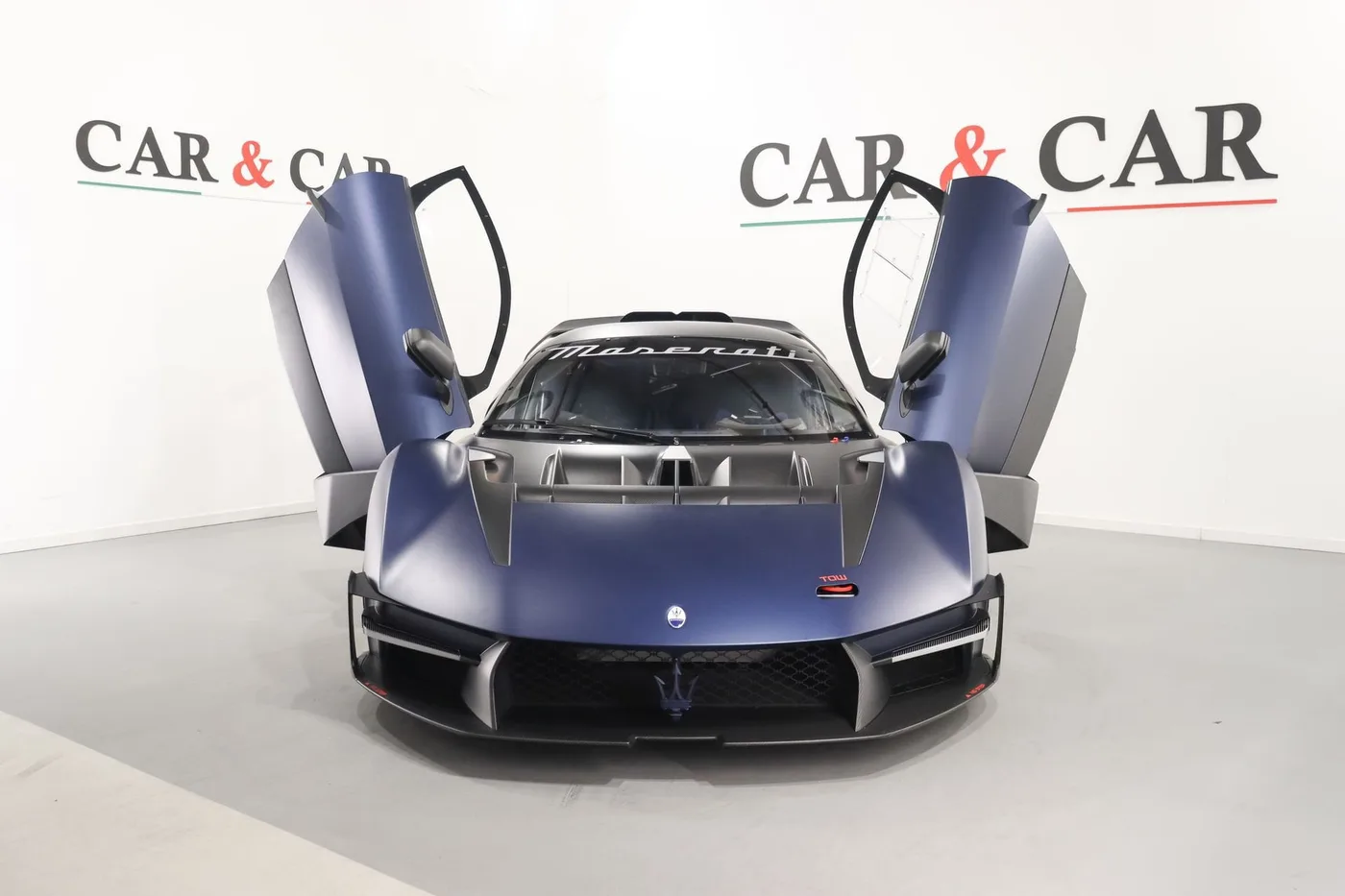 2025 Maserati MCXtrema offered by a supercar dealer in Zibido San Giacomo, Italy, photo 3 of 18