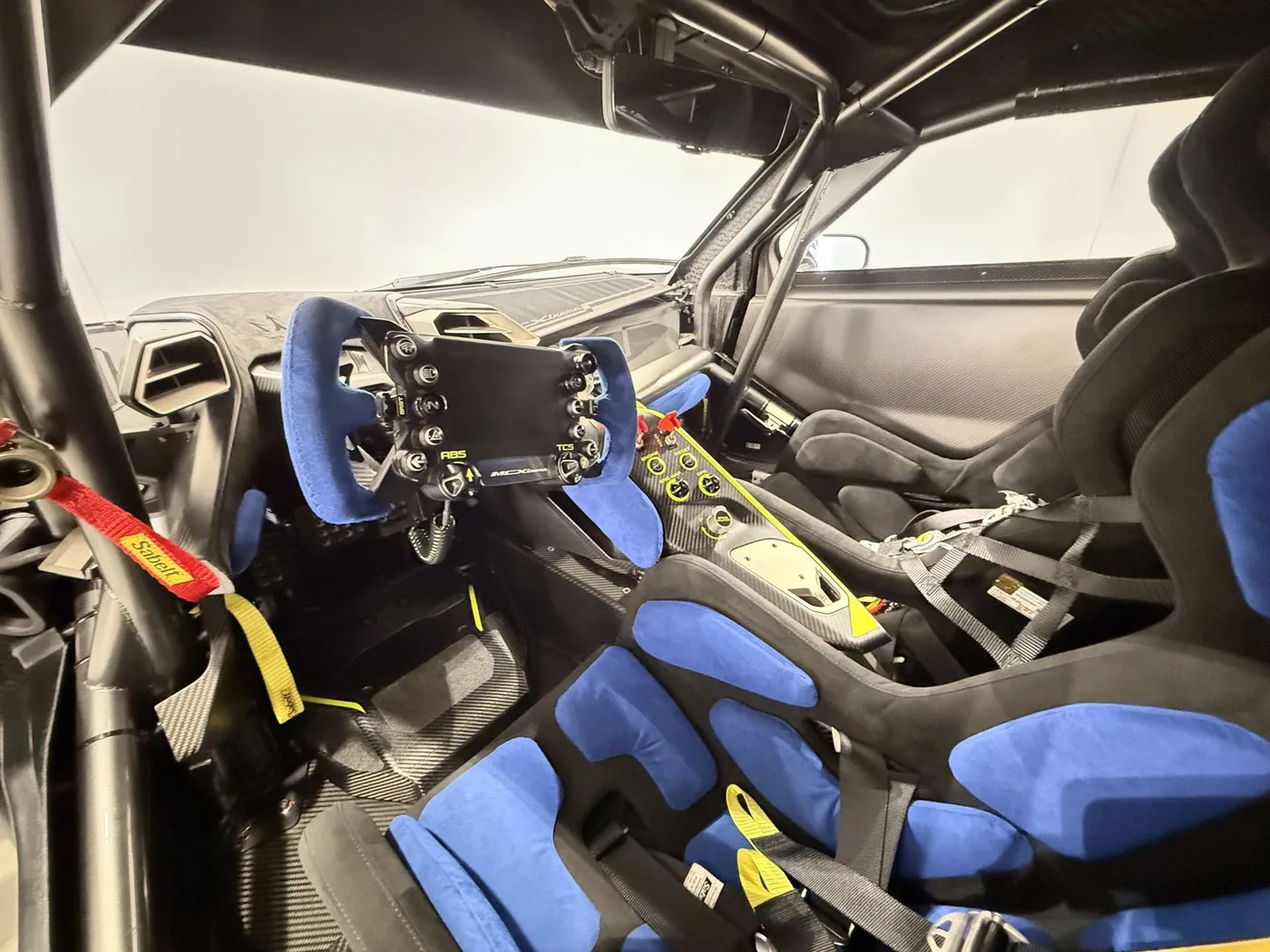 2025 Maserati MCXtrema offered by a supercar dealer in Zibido San Giacomo, Italy, photo 16 of 18