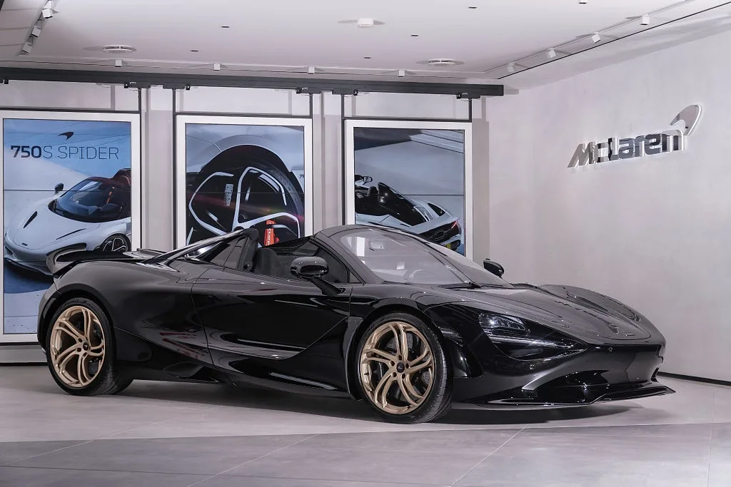 2025 McLaren 750S offered by an authorised dealer in Järfälla, Sweden, main photo