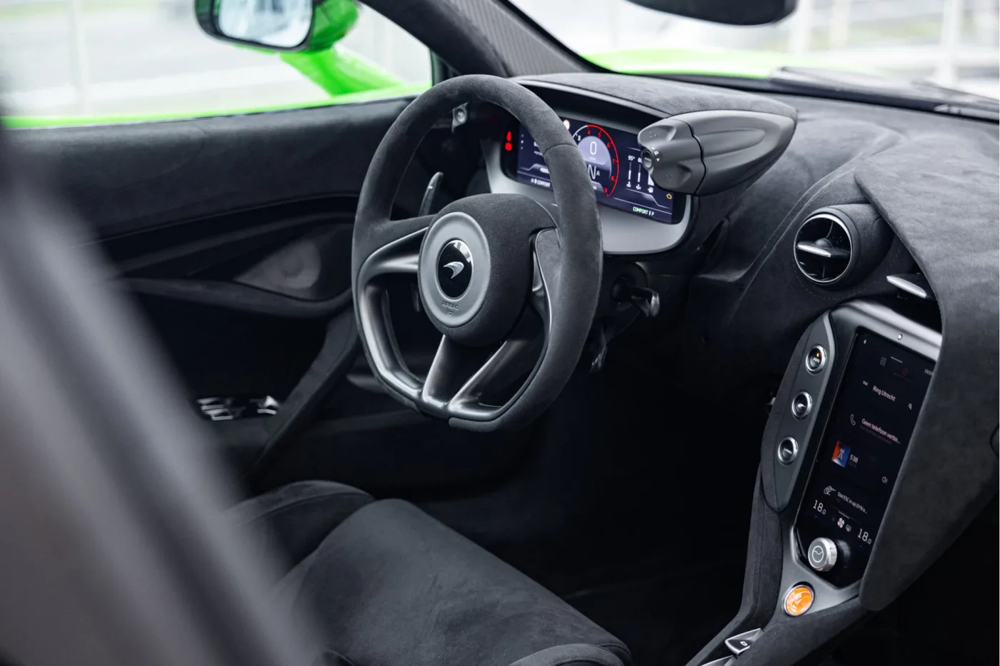2025 McLaren 750S Spider offered by an official McLaren and Morgan dealer in Utrecht, Netherlands, photo 3 of 25
