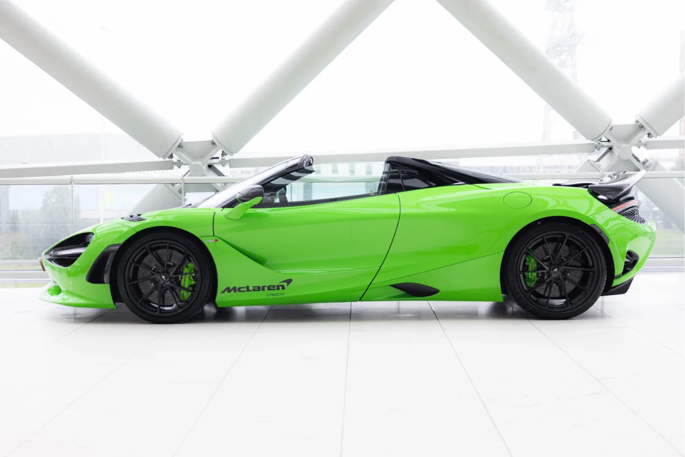2025 McLaren 750S Spider offered by an official McLaren and Morgan dealer in Utrecht, Netherlands, photo 10 of 25