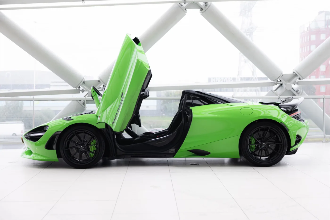 2025 McLaren 750S Spider offered by an official McLaren and Morgan dealer in Utrecht, Netherlands, photo 11 of 25