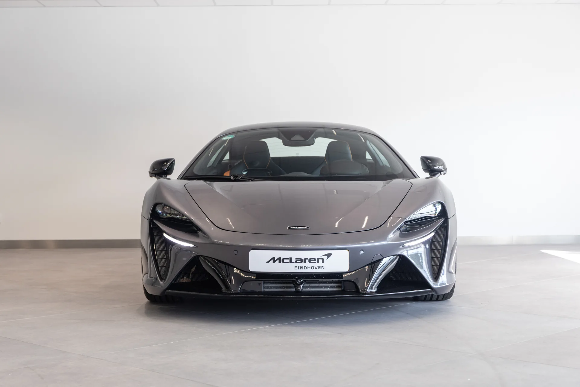 2025 McLaren Artura, 2/22