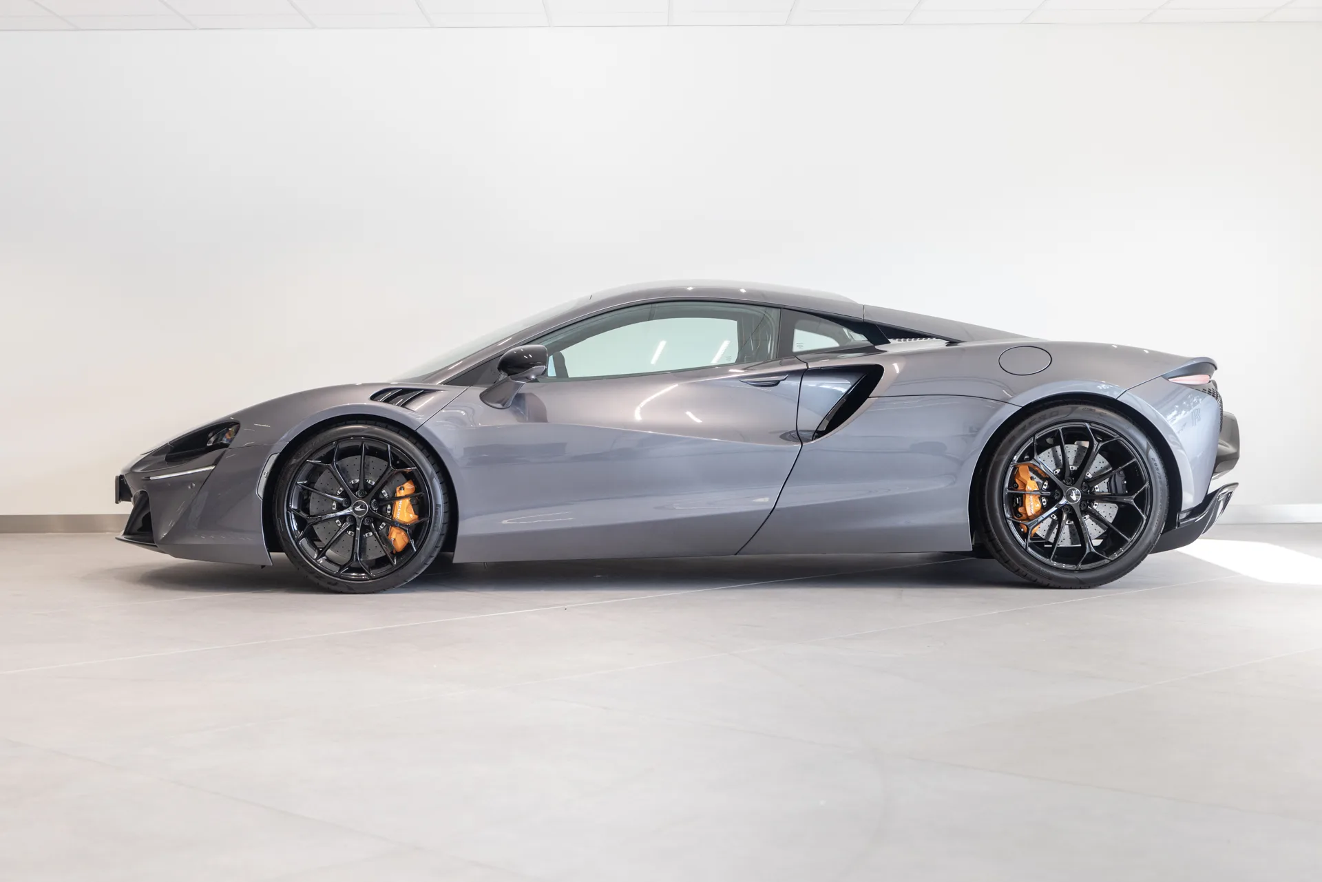 2025 McLaren Artura, 5/22