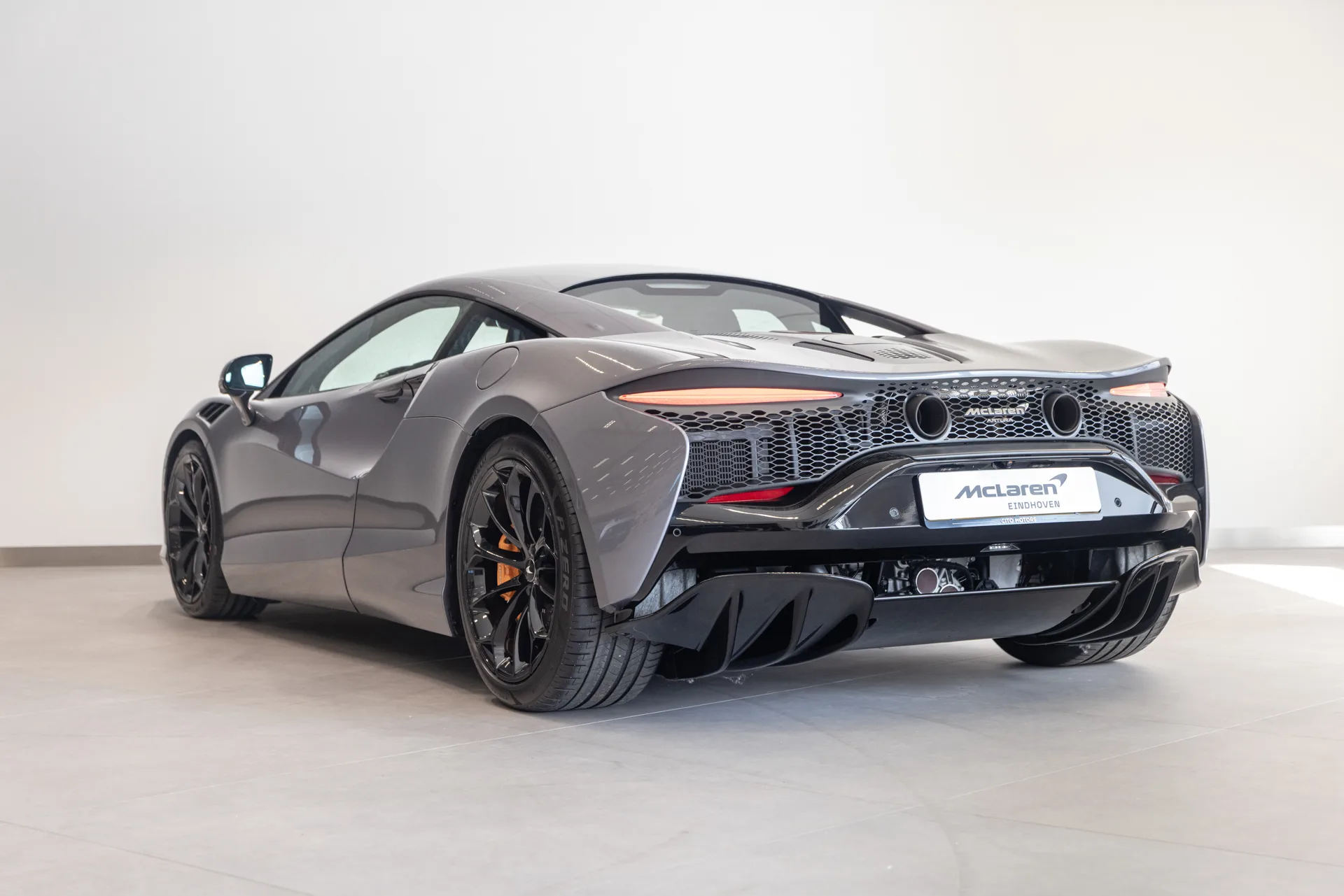 2025 McLaren Artura, 6/22