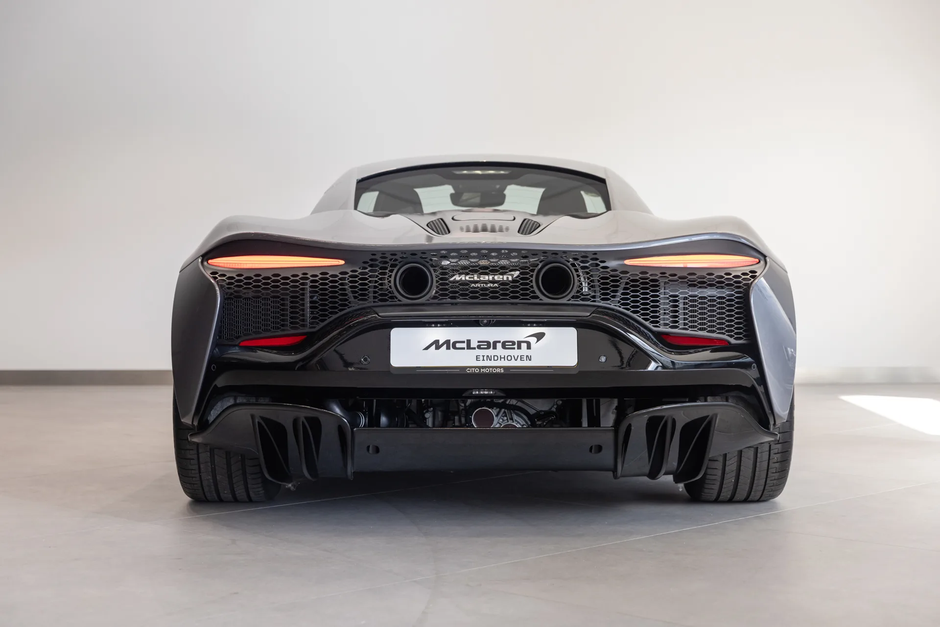 2025 McLaren Artura, 9/22