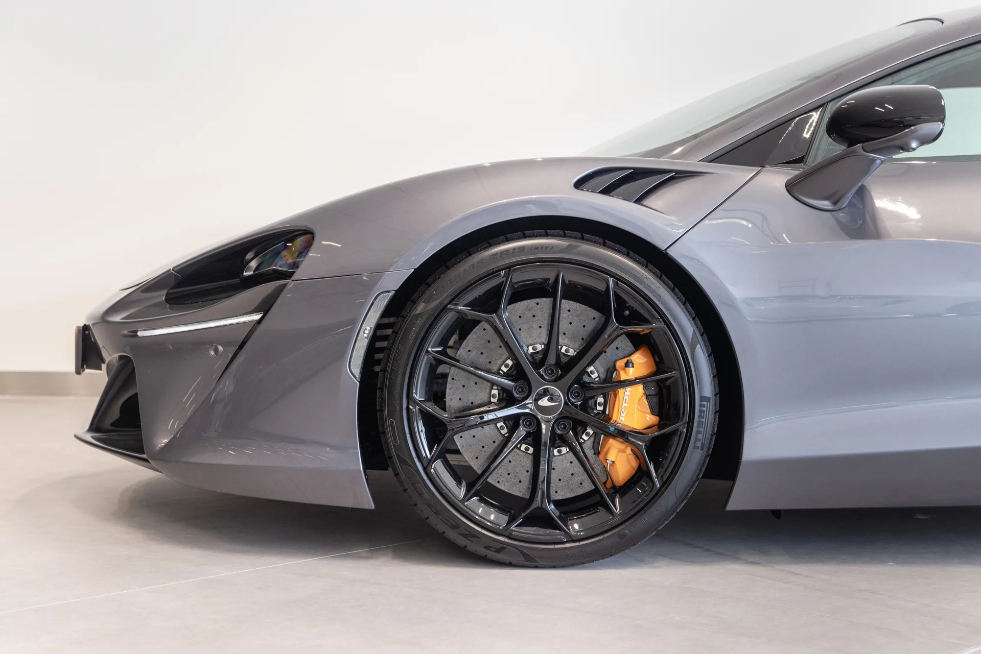2025 McLaren Artura, 10/22