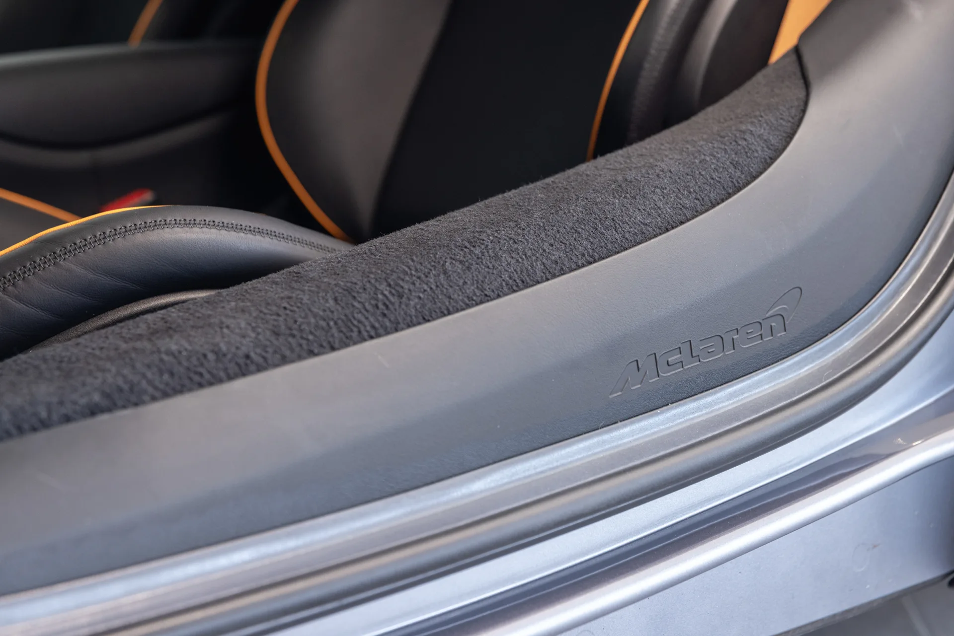2025 McLaren Artura, 17/22