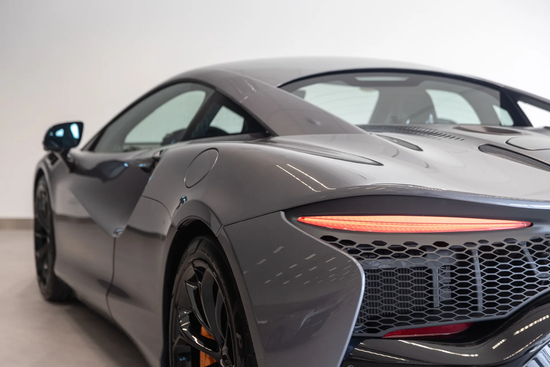 2025 McLaren Artura, 20/22