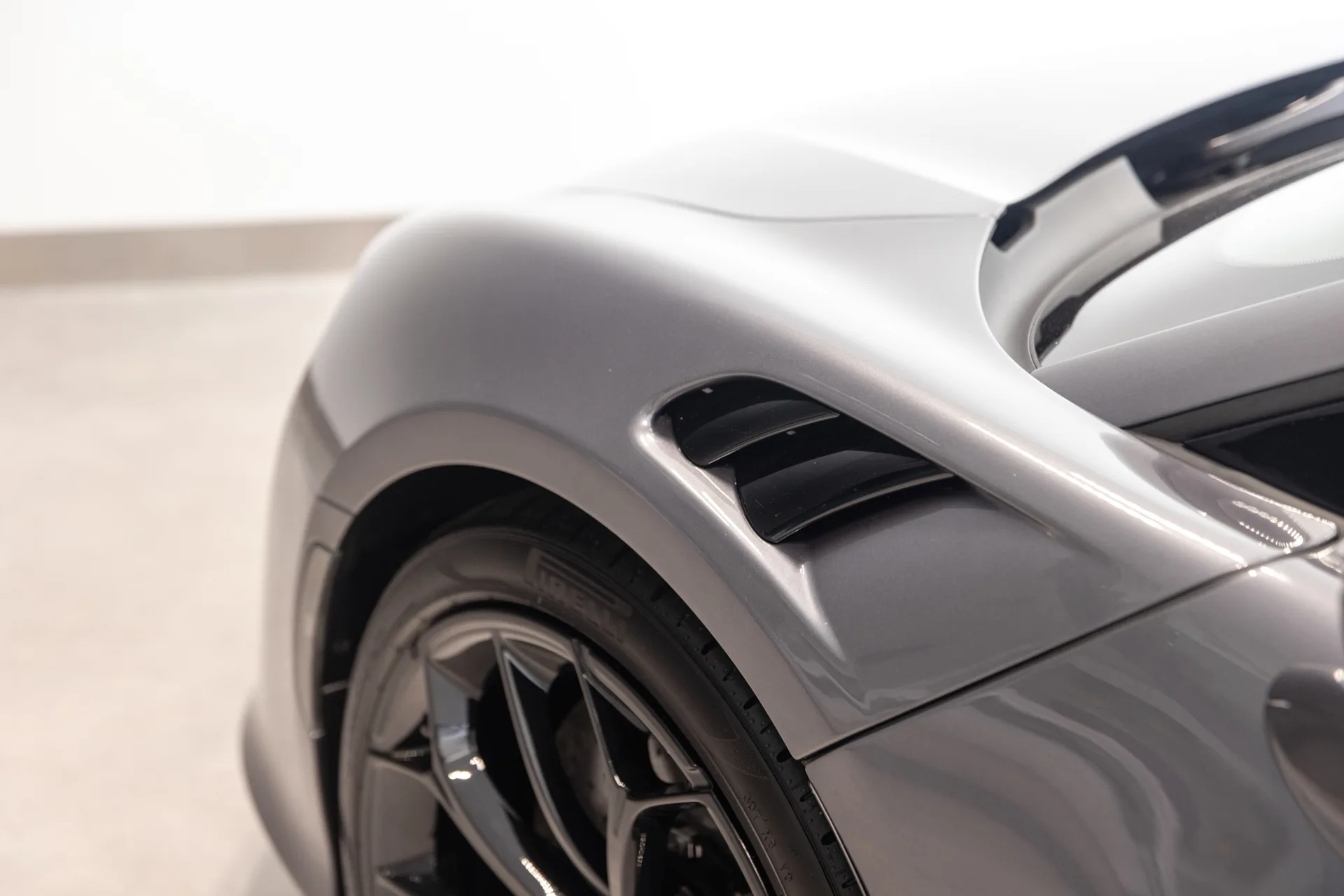 2025 McLaren Artura, 21/22