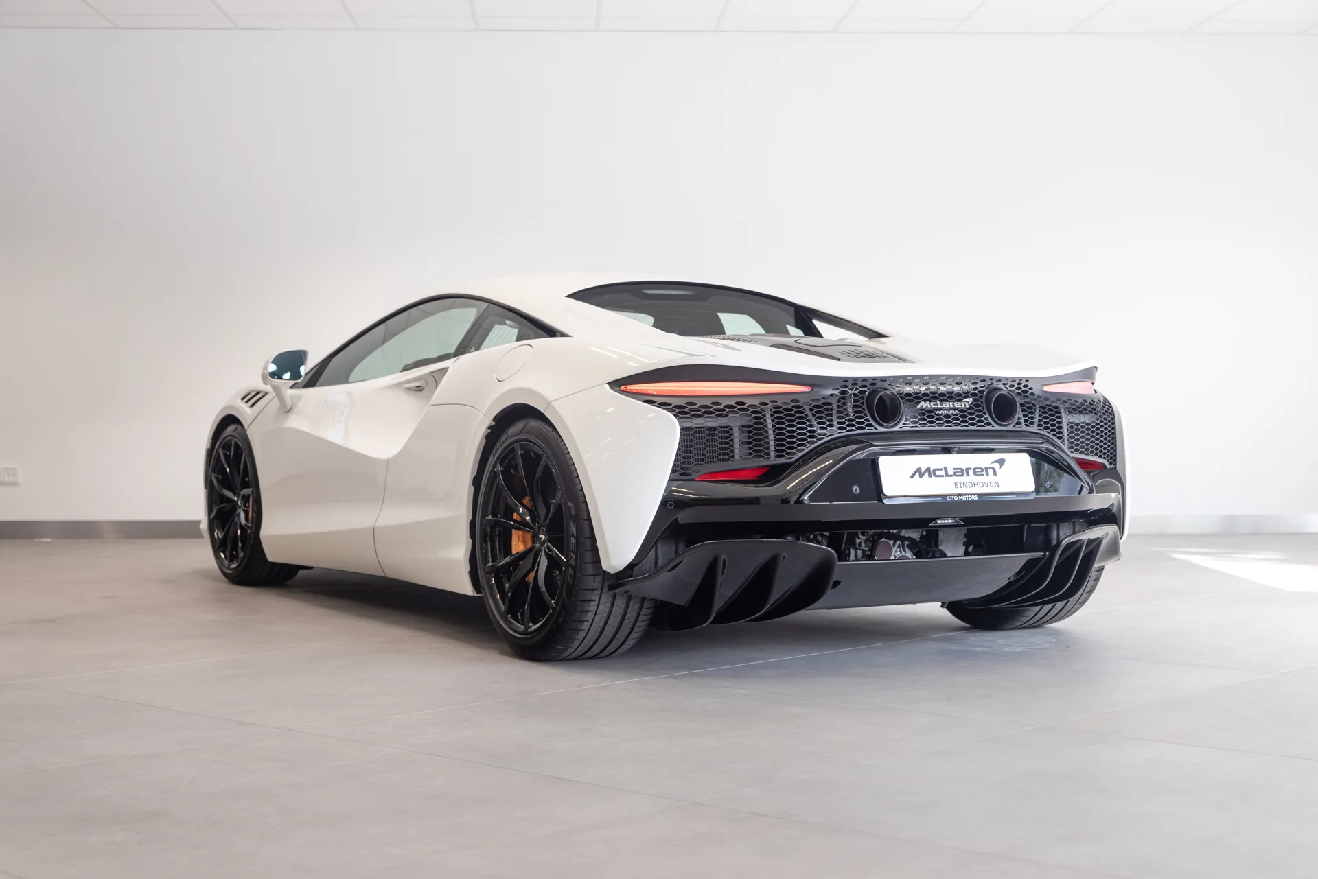 2025 McLaren Artura, 7/23