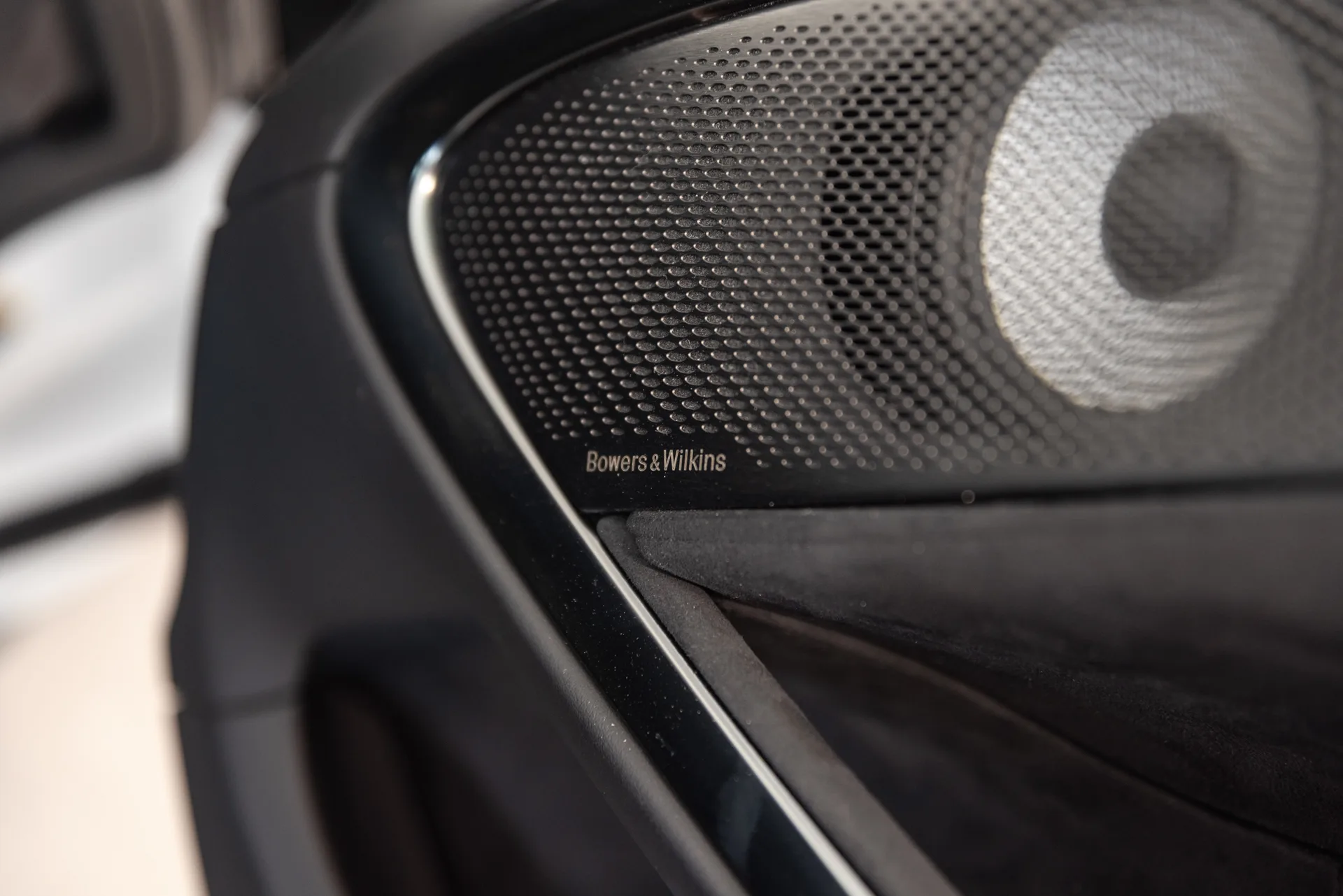2025 McLaren Artura, 10/23