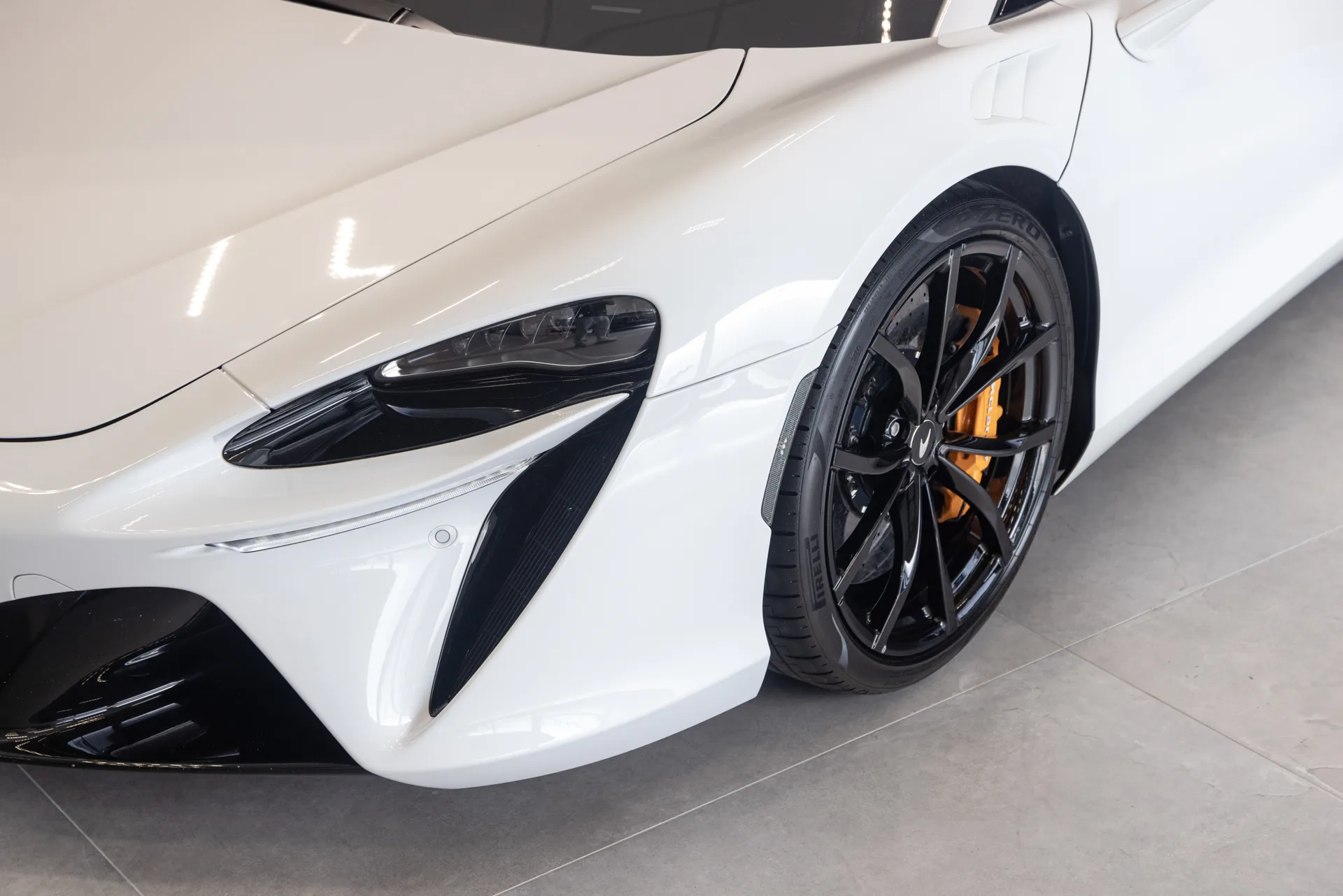 2025 McLaren Artura, 11/23