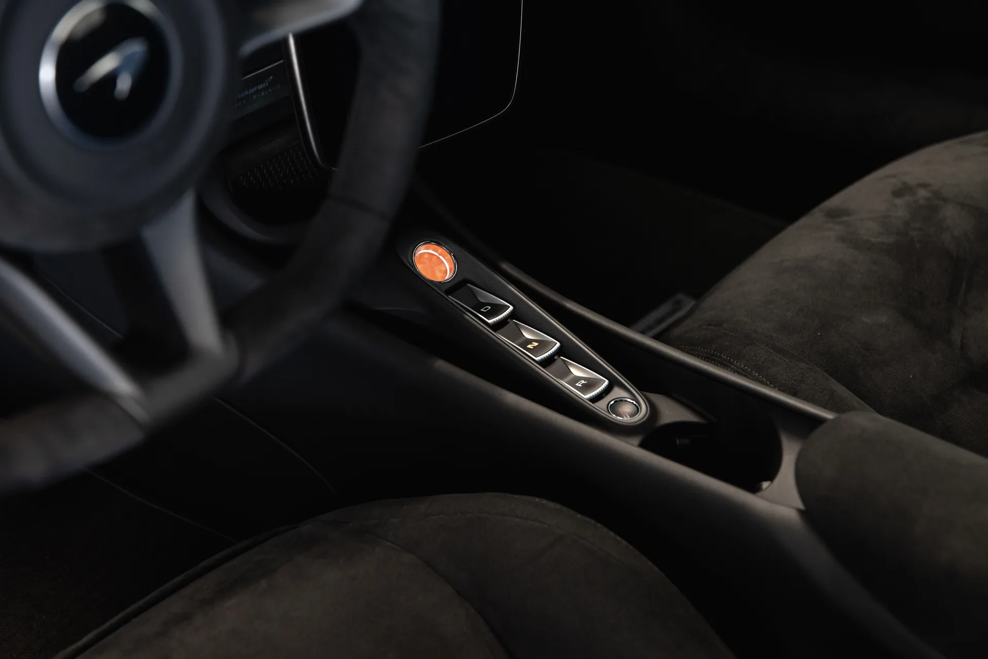 2025 McLaren Artura, 14/23
