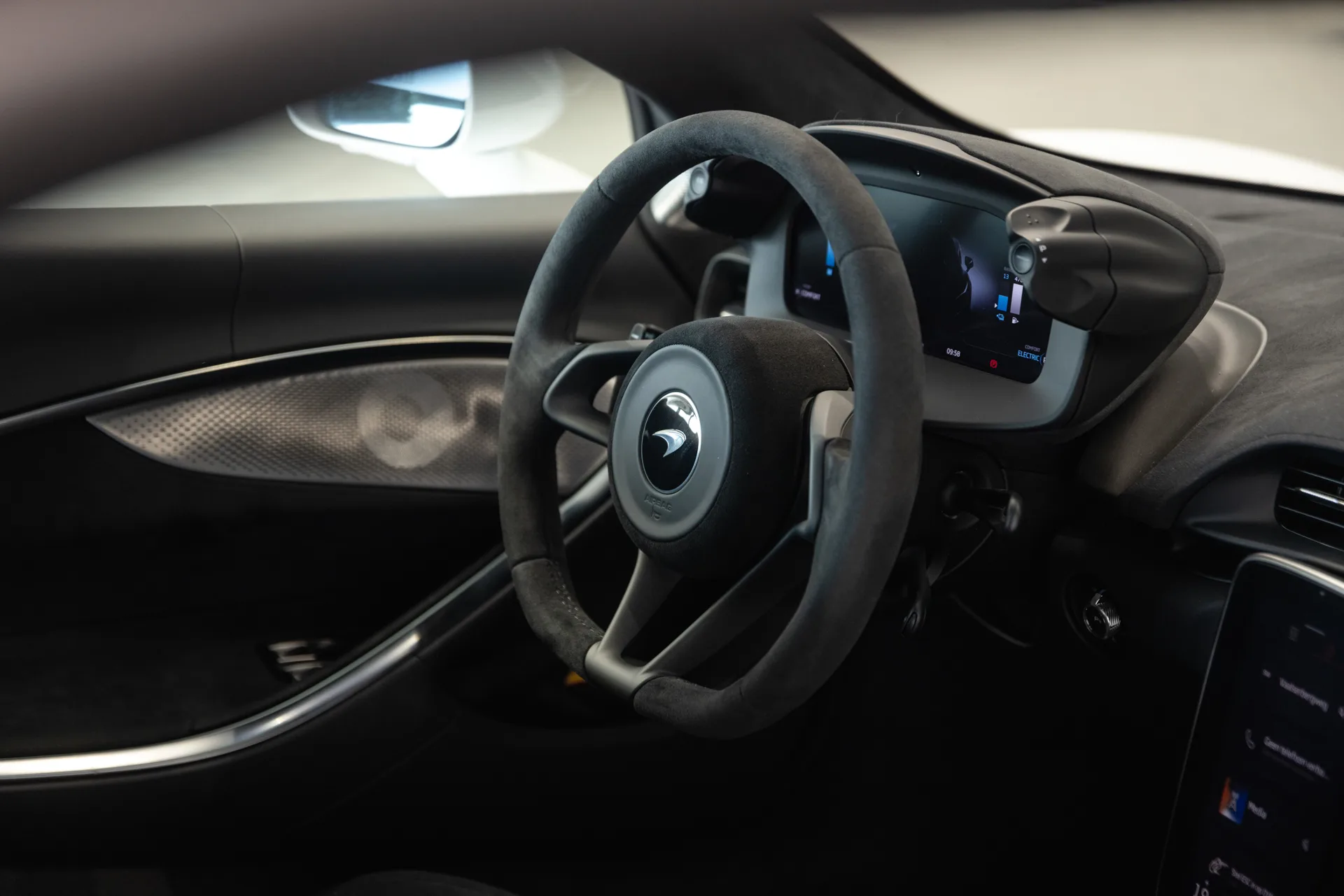 2025 McLaren Artura, 16/23