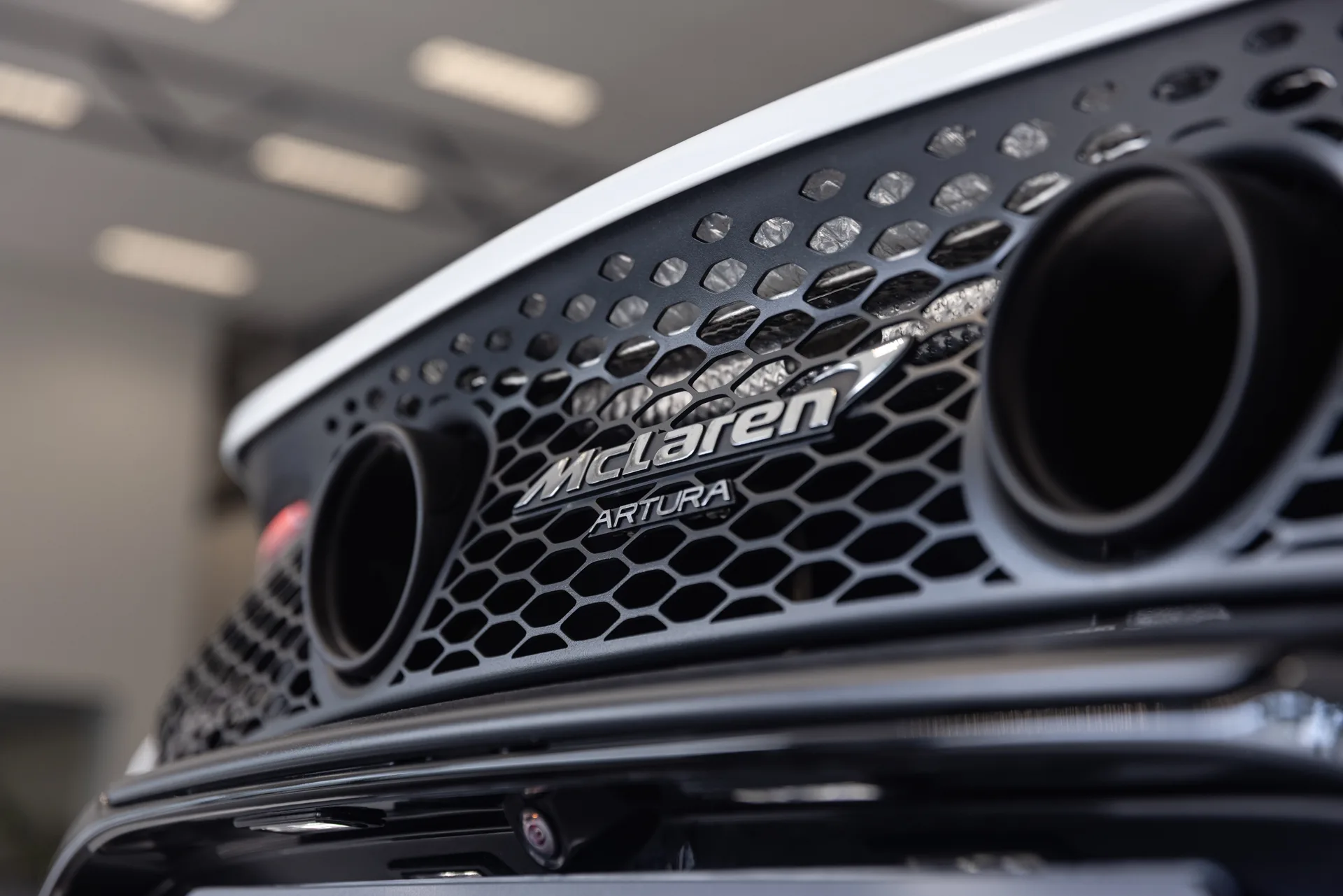 2025 McLaren Artura, 18/23