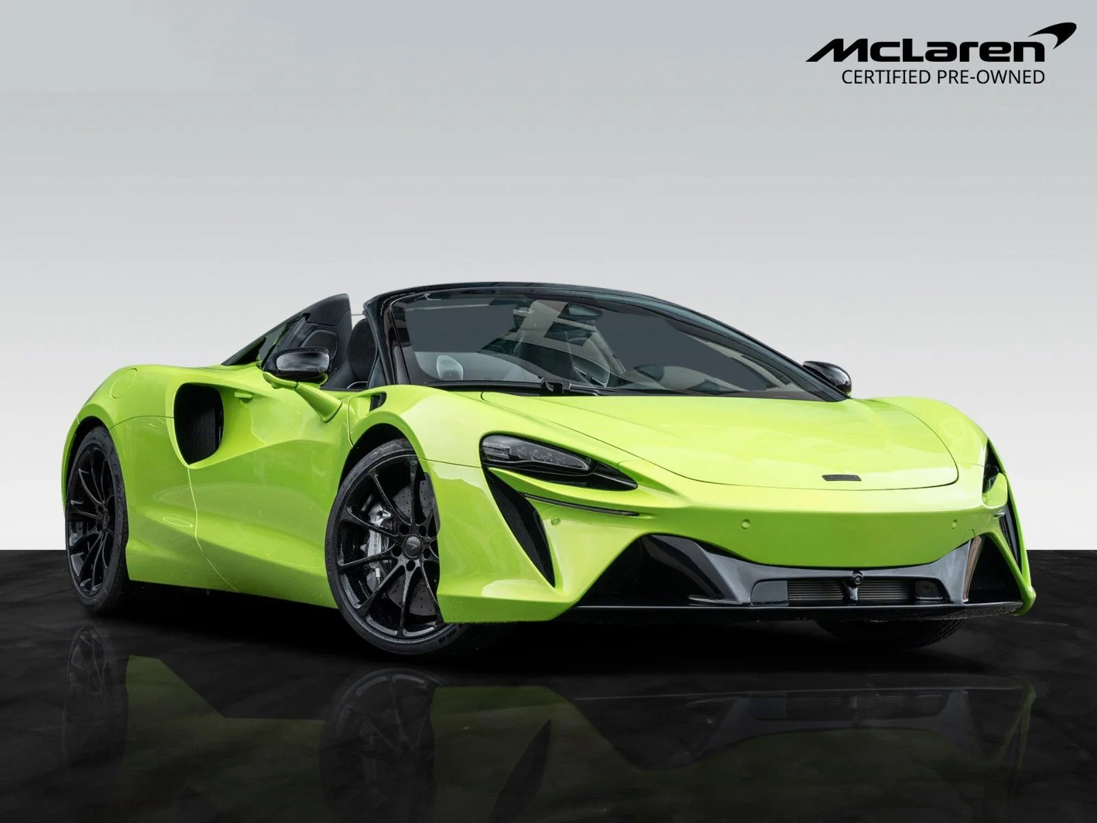 2025 McLaren Artura Spider proposée par un concessionnaire agréé à Böblingen, Allemagne, photo principale