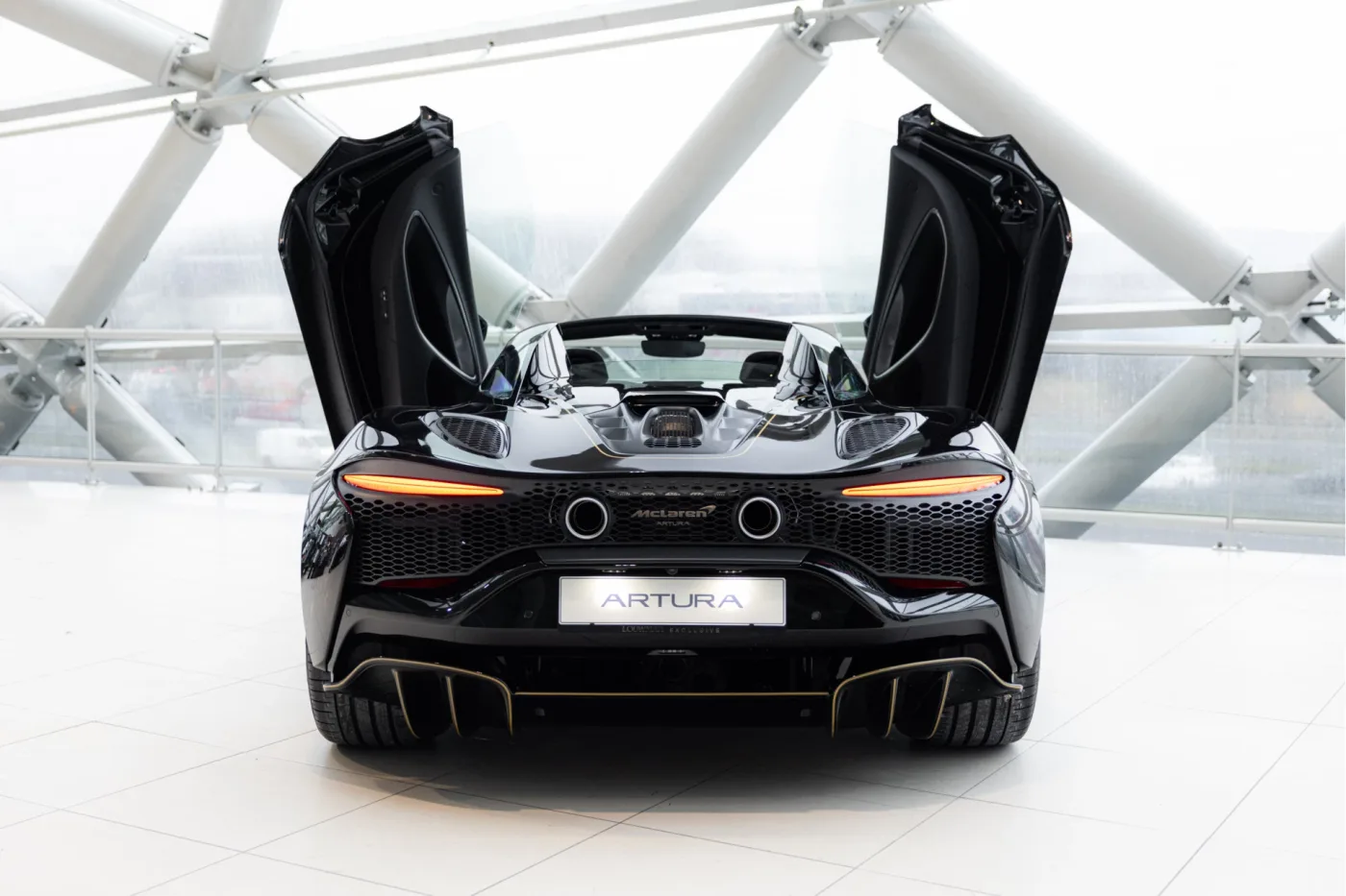2025 McLaren Artura Spider offered by an official McLaren and Morgan dealer in Utrecht, Netherlands, photo 9 of 25