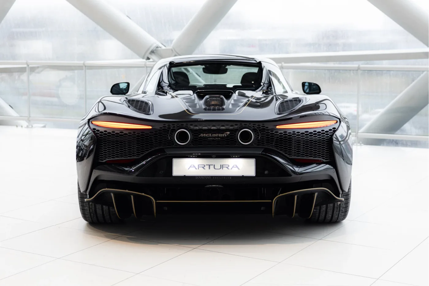 2025 McLaren Artura Spider offered by an official McLaren and Morgan dealer in Utrecht, Netherlands, photo 10 of 25