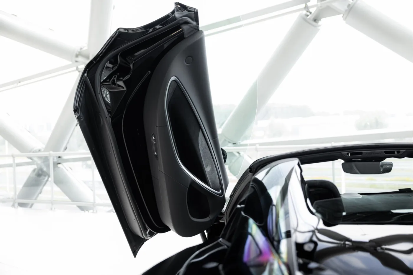 2025 McLaren Artura Spider offered by an official McLaren and Morgan dealer in Utrecht, Netherlands, photo 12 of 25
