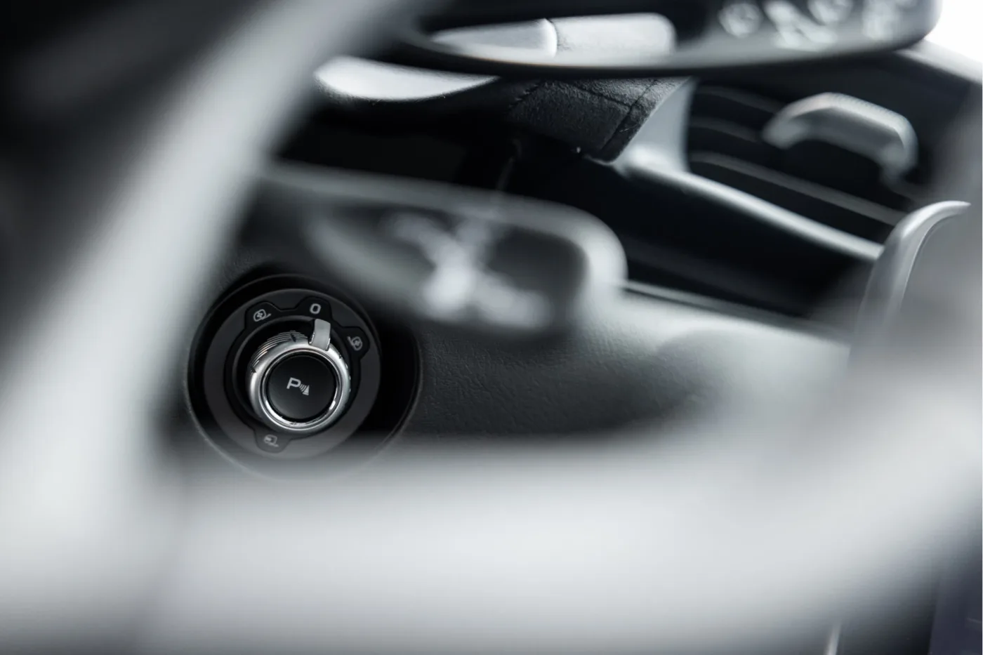 2025 McLaren Artura Spider offered by an official McLaren and Morgan dealer in Utrecht, Netherlands, photo 20 of 25