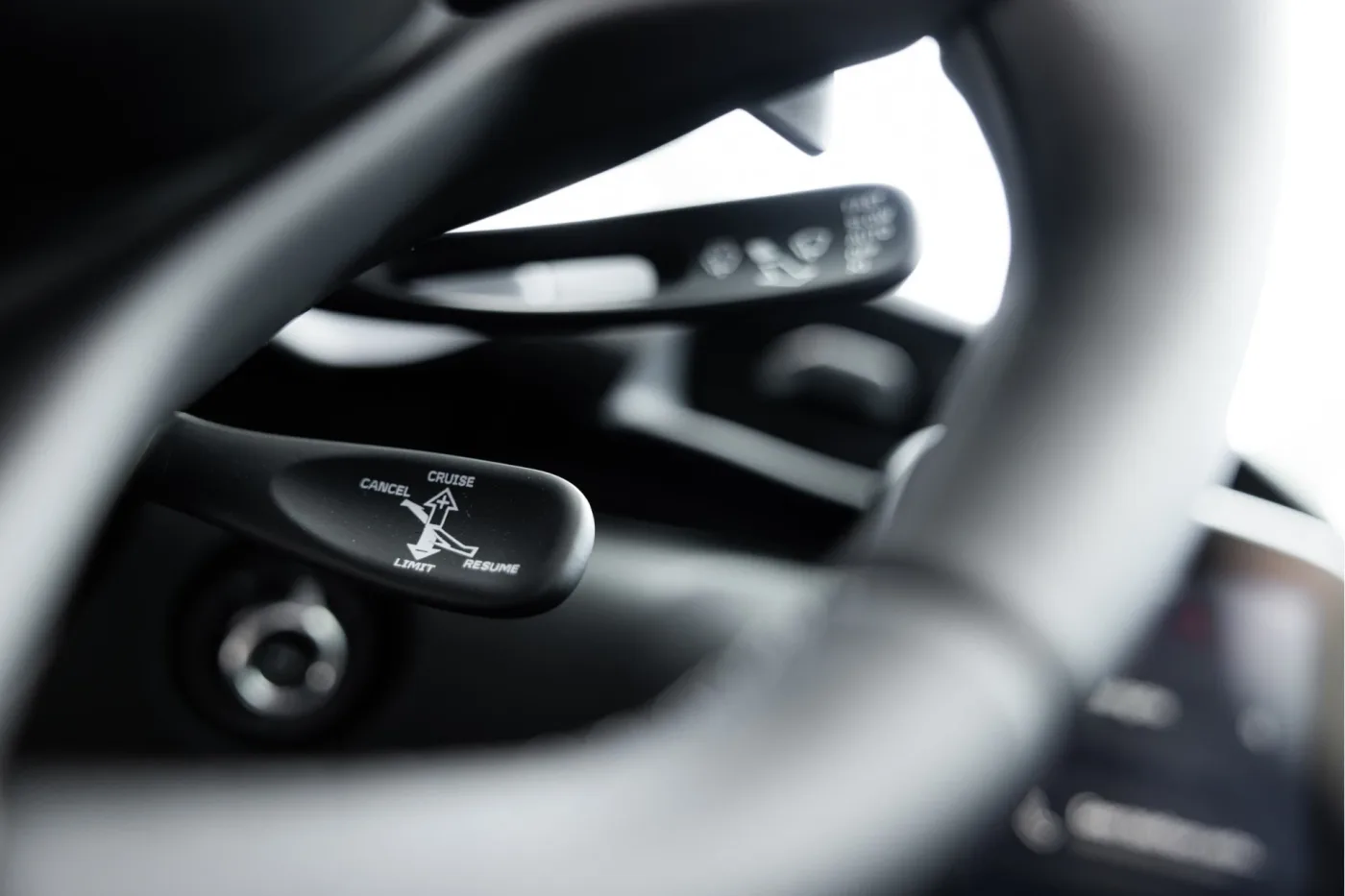 2025 McLaren Artura Spider offered by an official McLaren and Morgan dealer in Utrecht, Netherlands, photo 21 of 25