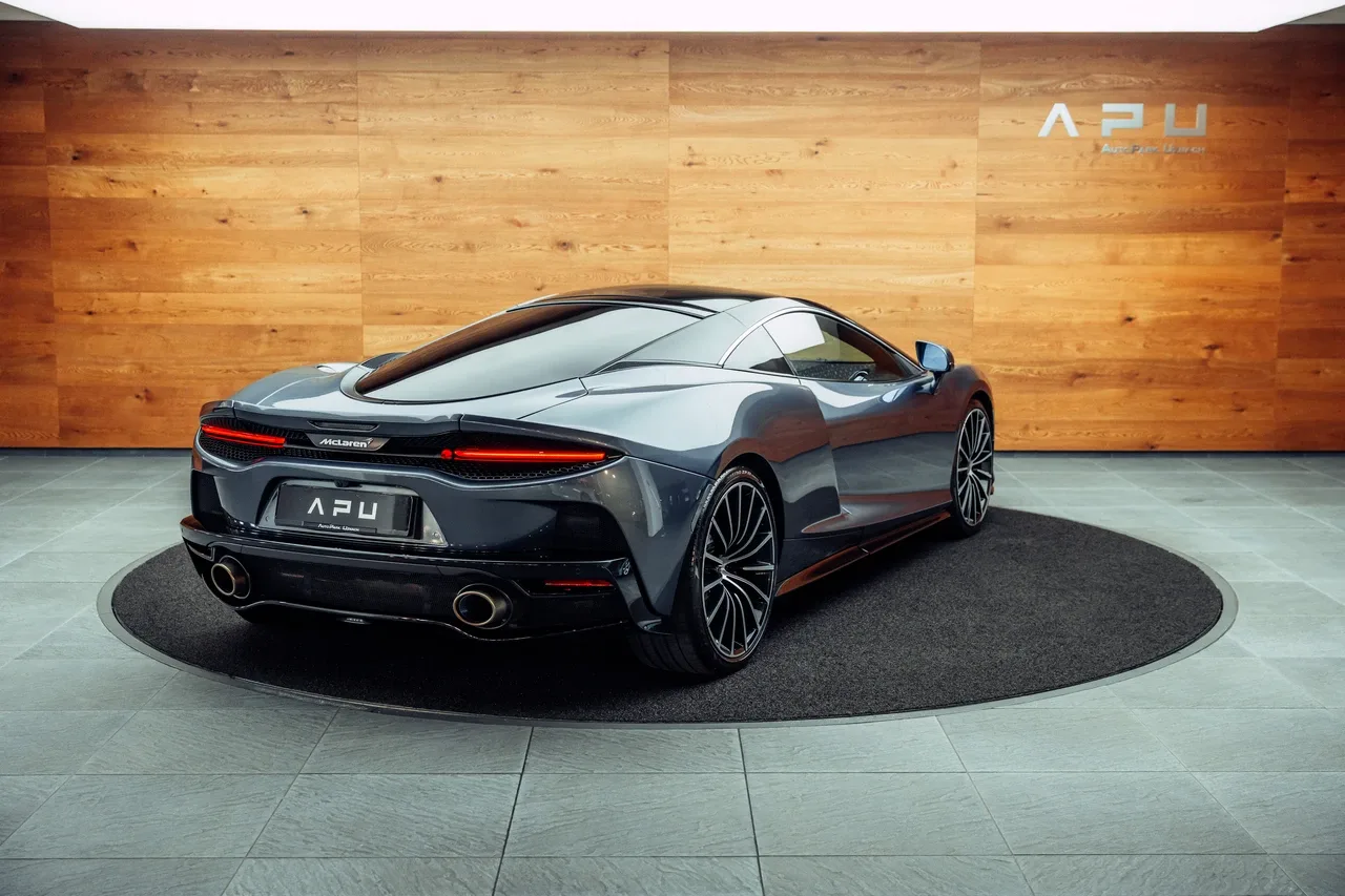2025 McLaren GT proposée par un concessionnaire spécialisé à Uznach, Suisse, photo principale
