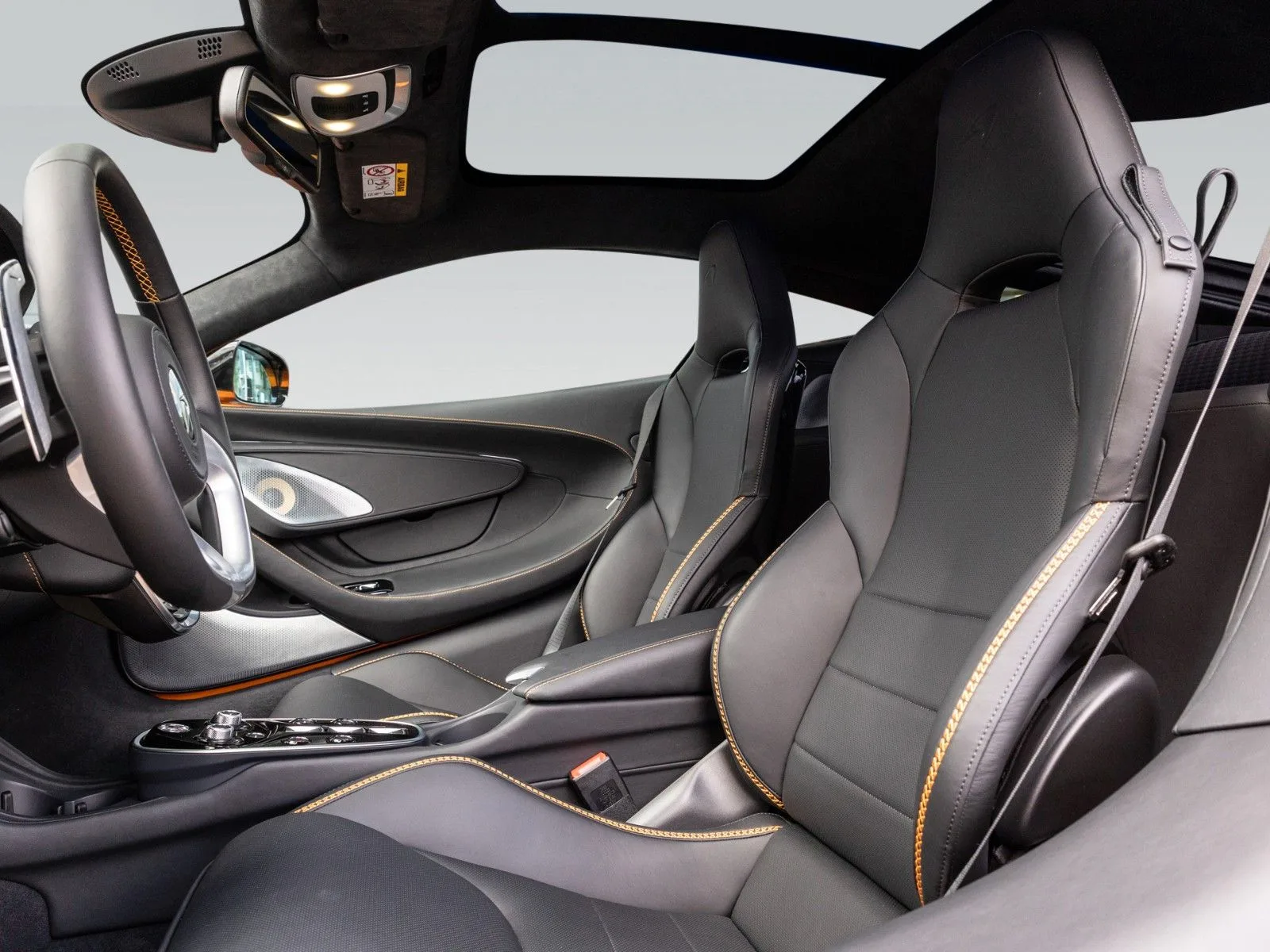 2025 McLaren GT, 4/26