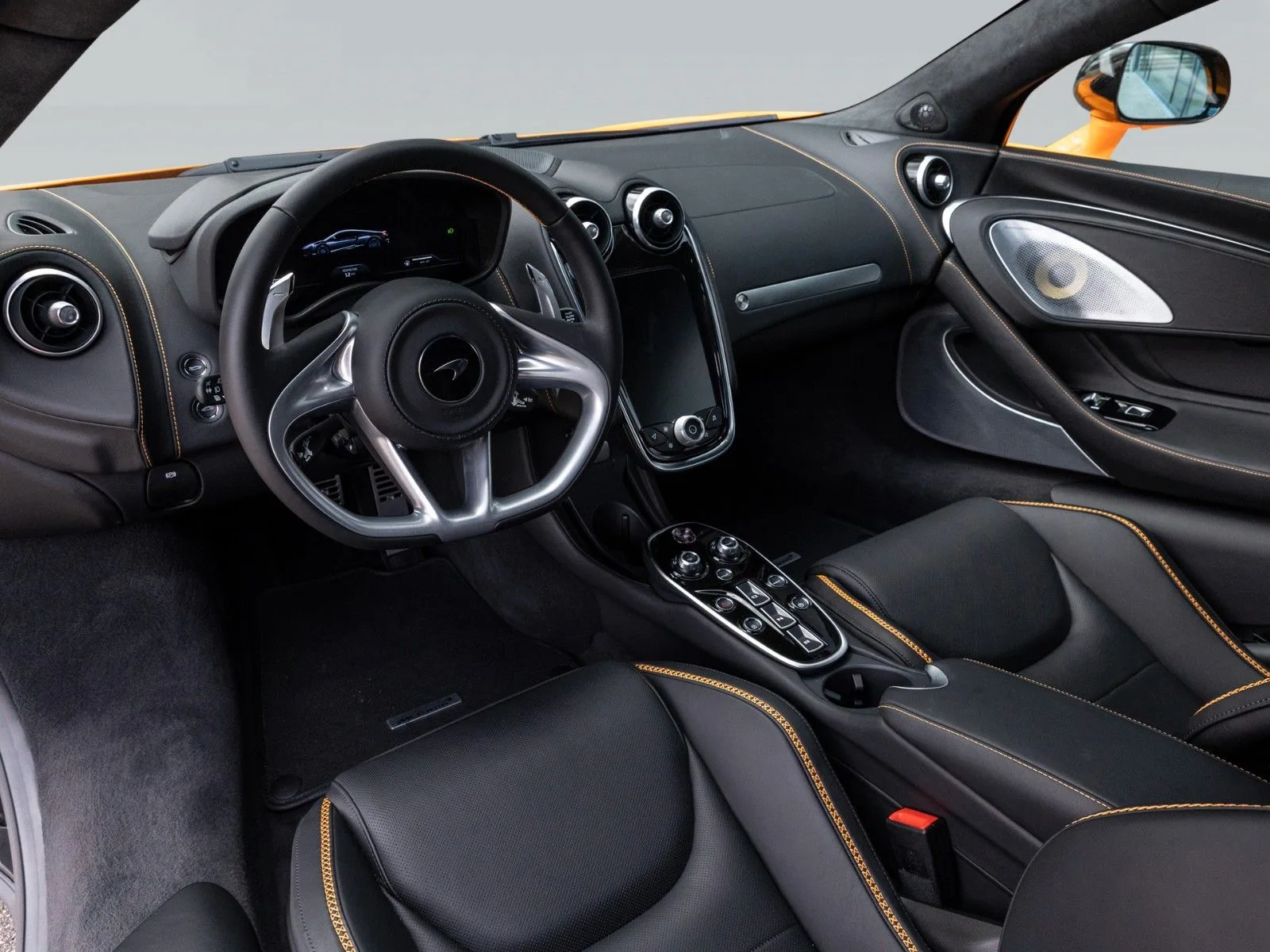 2025 McLaren GT, 6/26