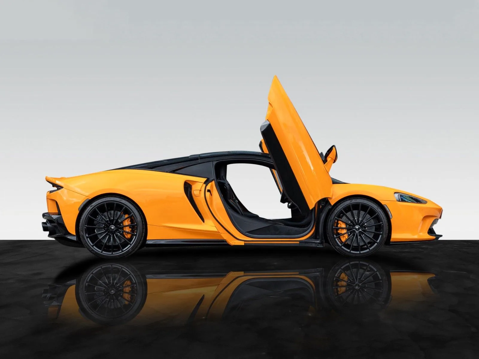 2025 McLaren GT, 12/26