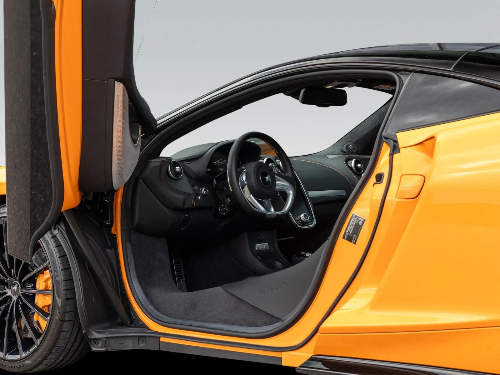 2025 McLaren GT, 20/26