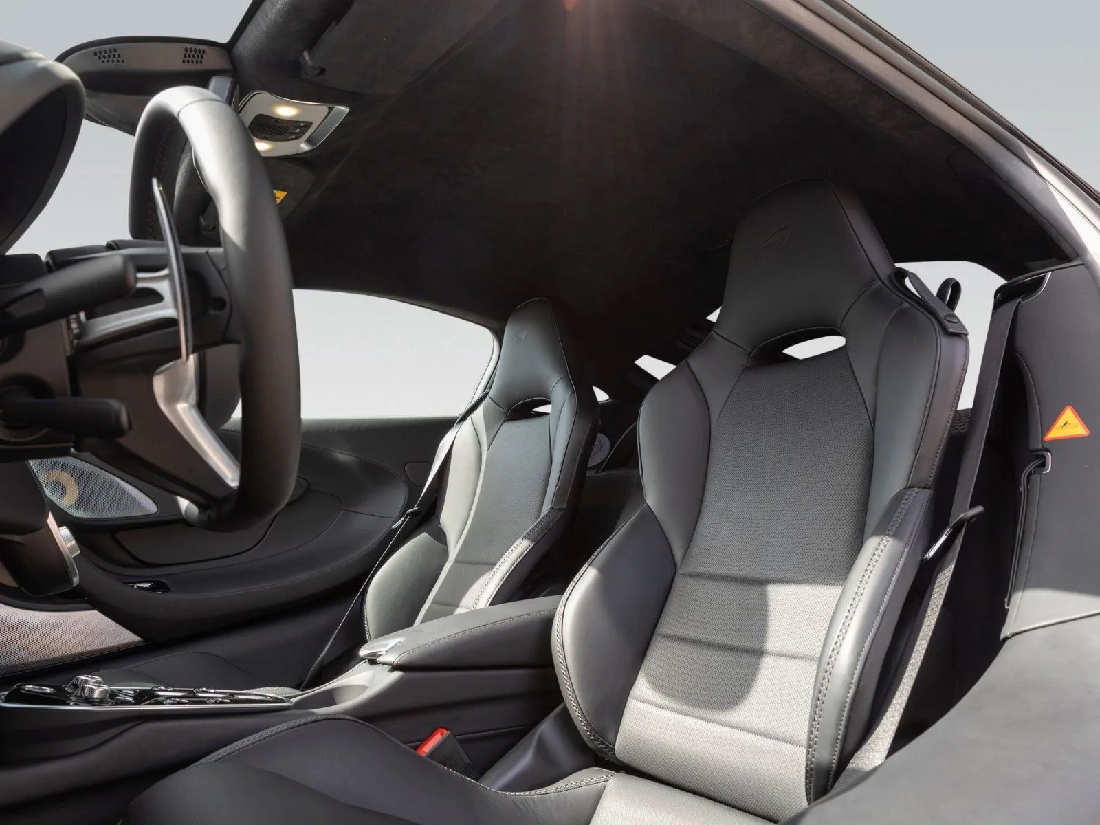 2025 McLaren GT, 5/30