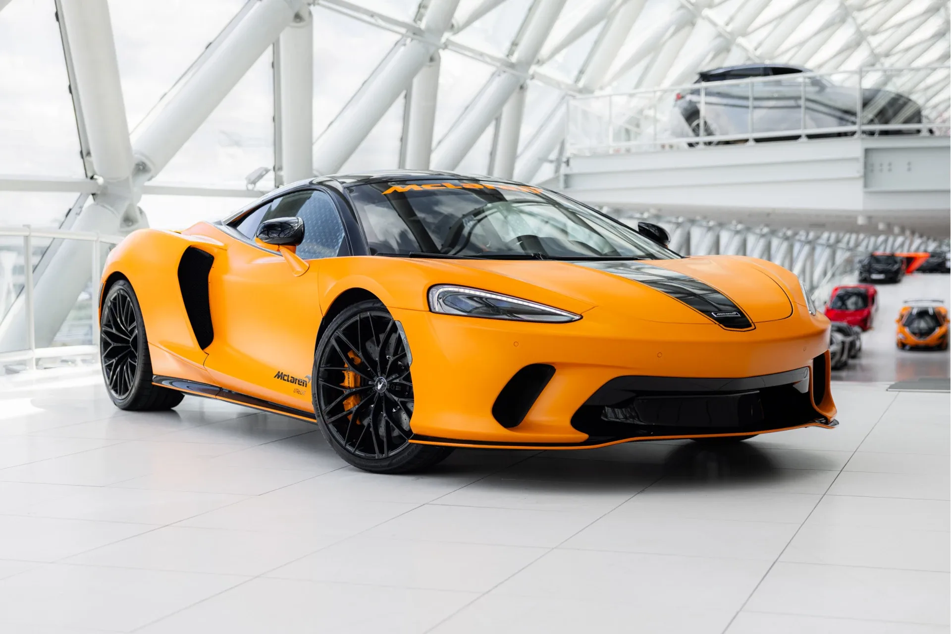 2025 McLaren GT angeboten von einem offiziellen McLaren und Morgan-Vertragshändler in Utrecht, Niederlande, Hauptfoto
