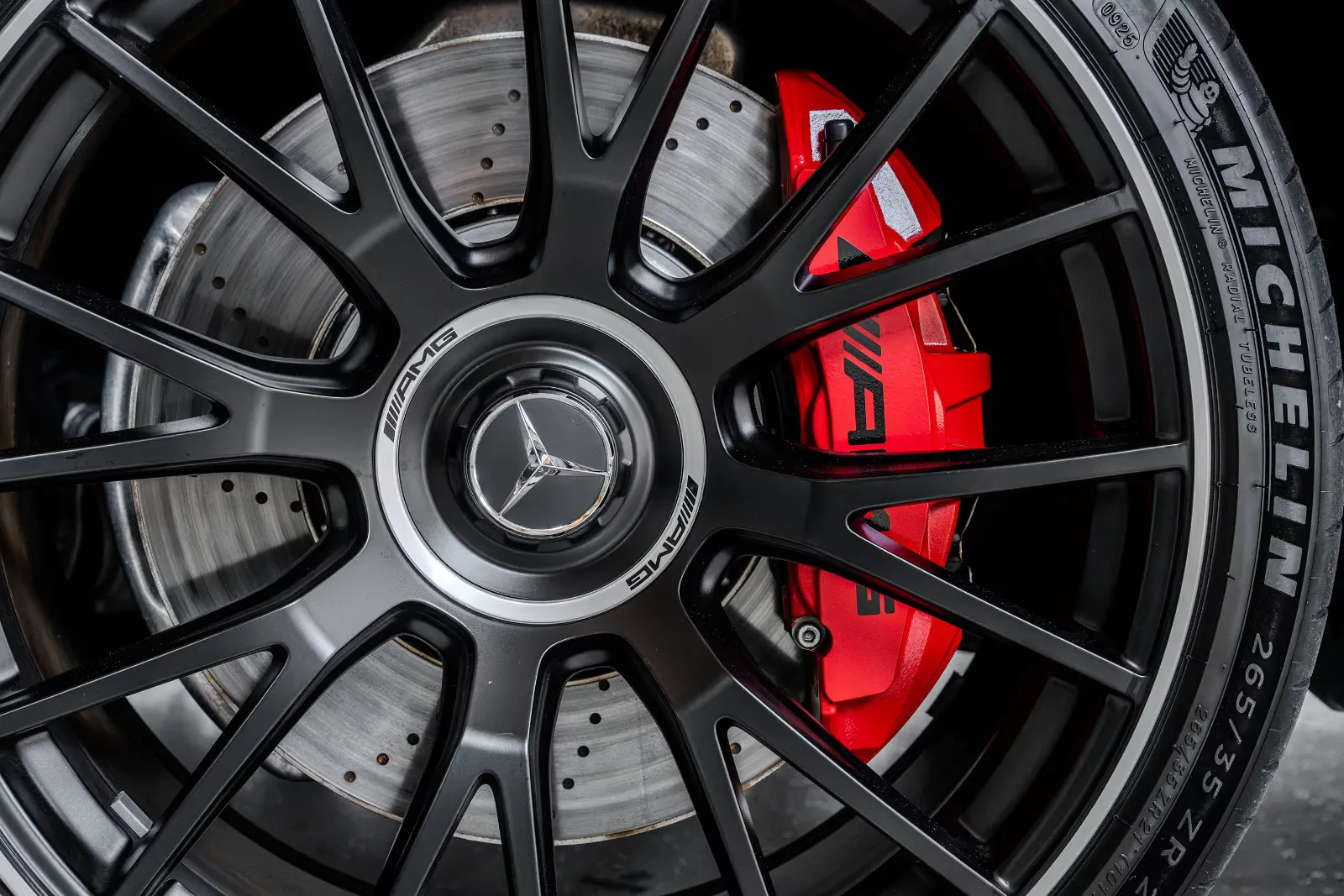 2025 Mercedes-AMG E 53 Hybrid 4MATIC+, 8/30