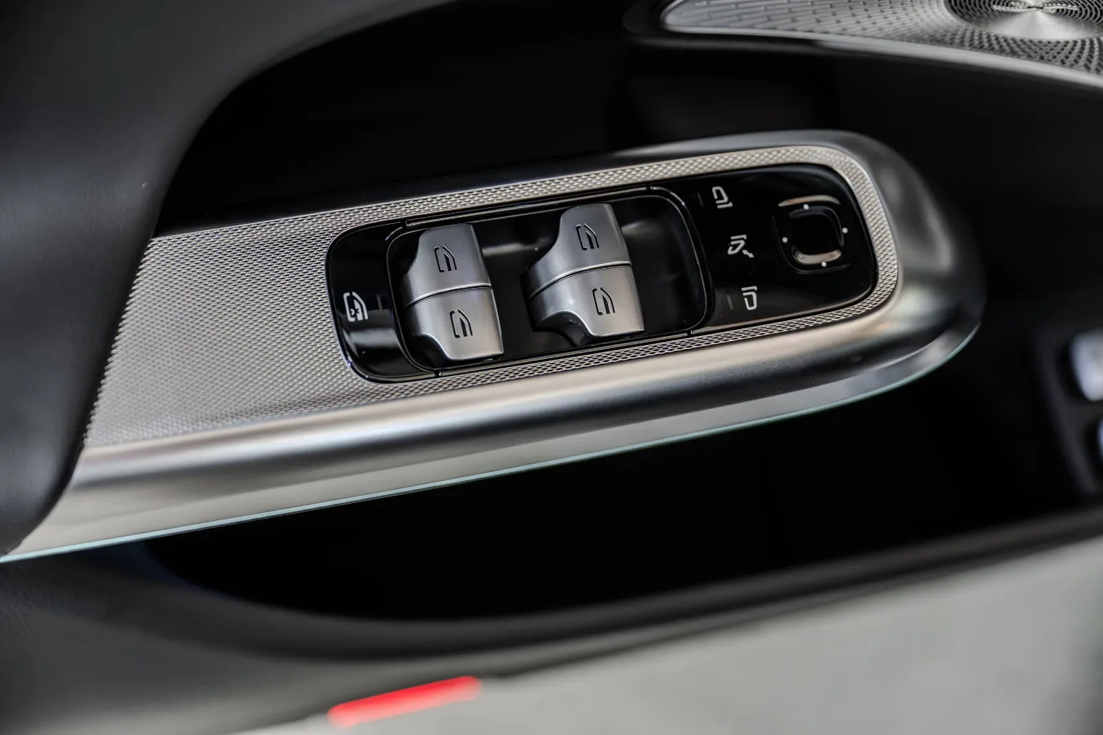 2025 Mercedes-AMG E 53 Hybrid 4MATIC+, 26/30