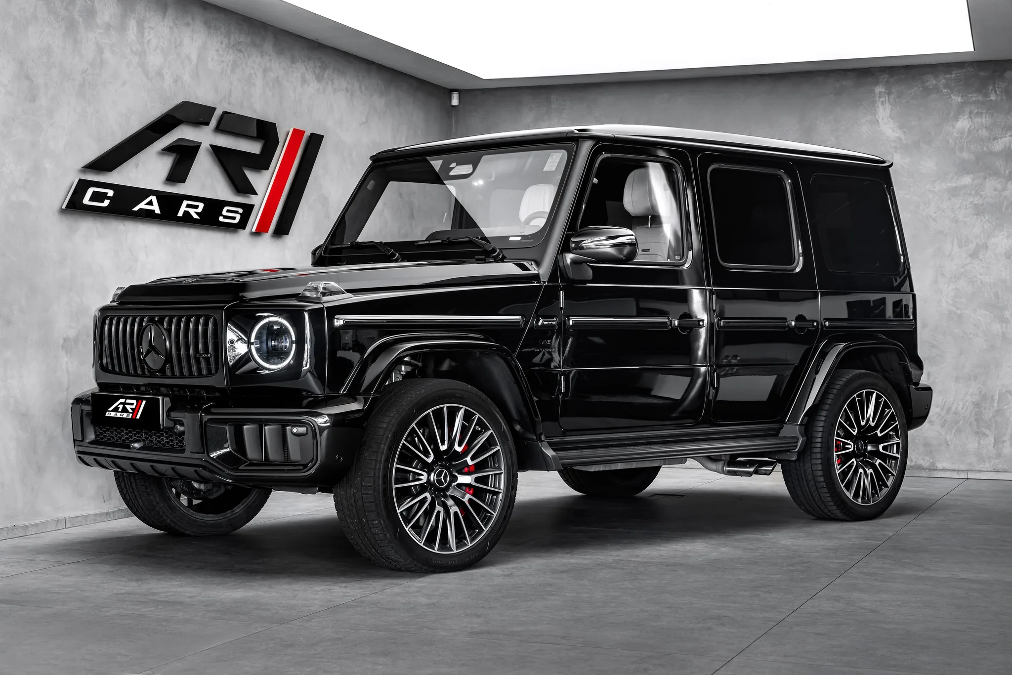 2025 Mercedes-AMG G 63 angeboten von einem Fachhändler in Ostrava, Tschechien, Hauptfoto