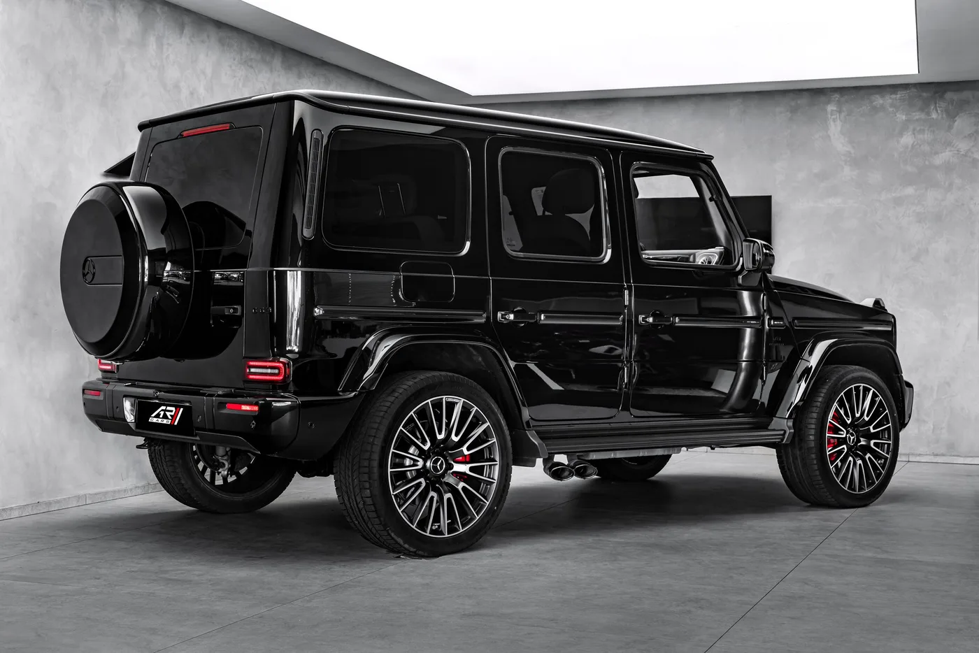 2025 Mercedes-AMG G 63 offered by a specialist dealer in Ostrava, Czechia, photo 5 of 15